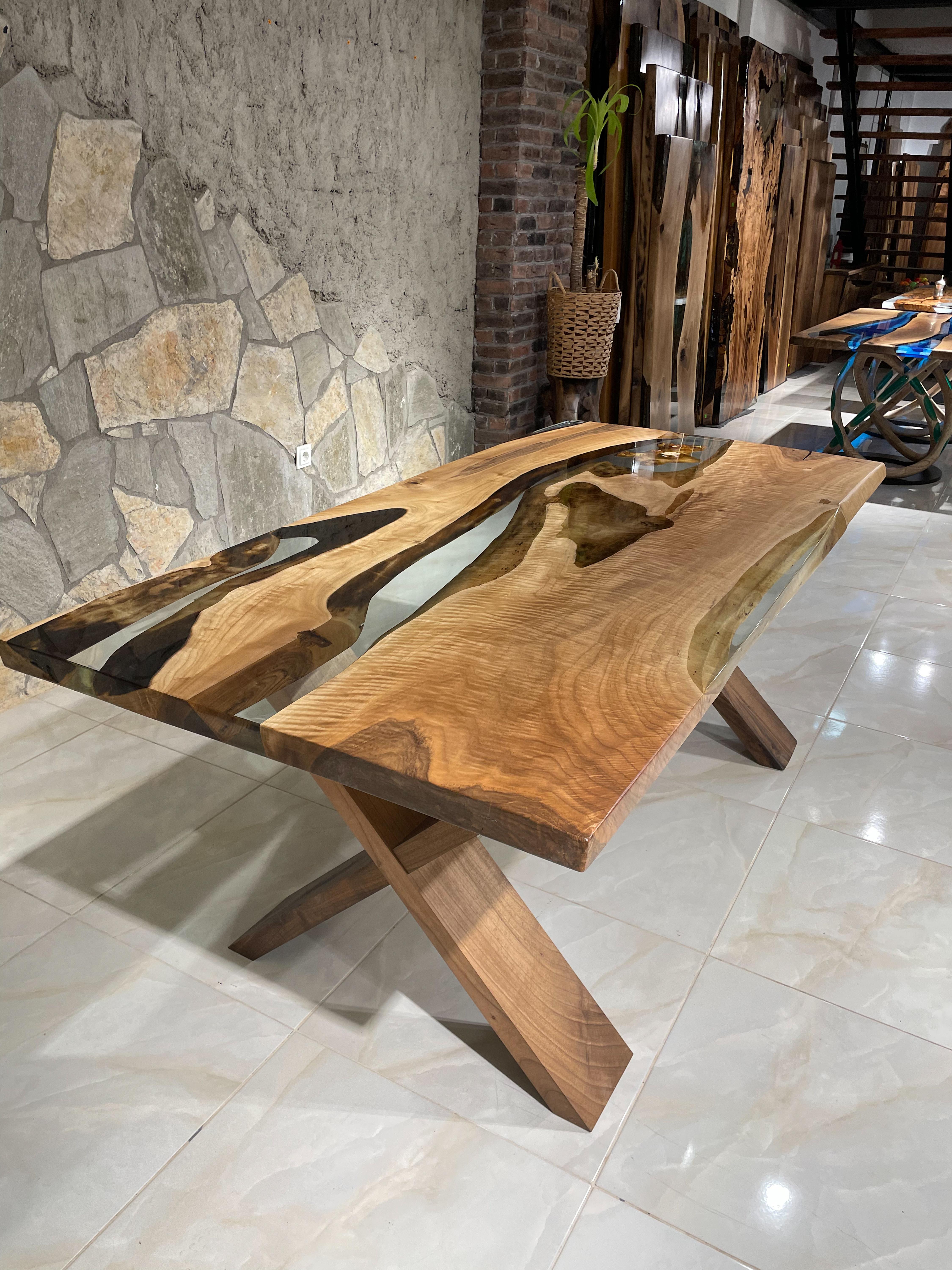 Table en résine de bois de noyer clair - Cuisine en bois Meubles sur mesure en vente 6