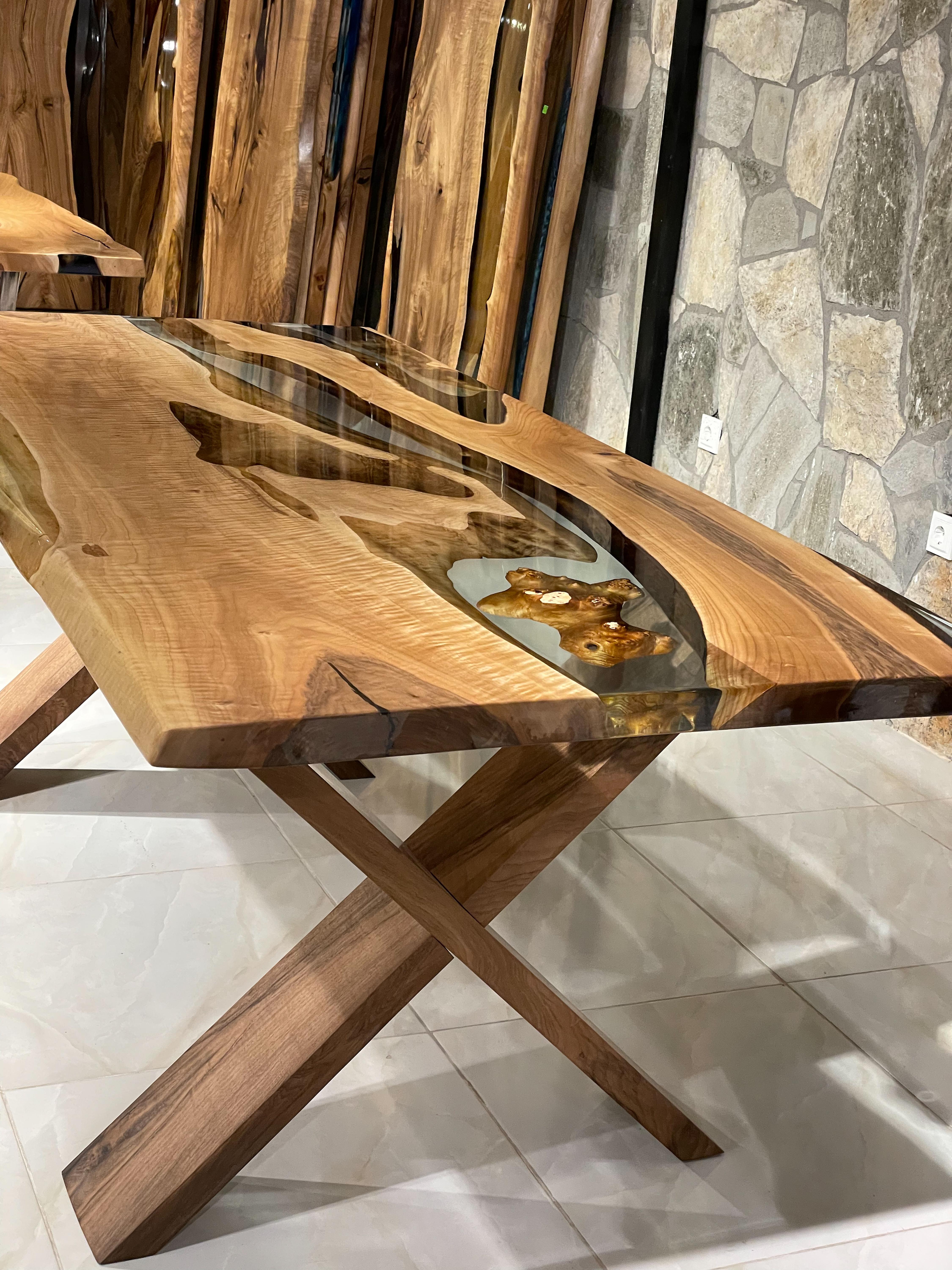 Table en résine de bois de noyer clair - Cuisine en bois Meubles sur mesure en vente 2