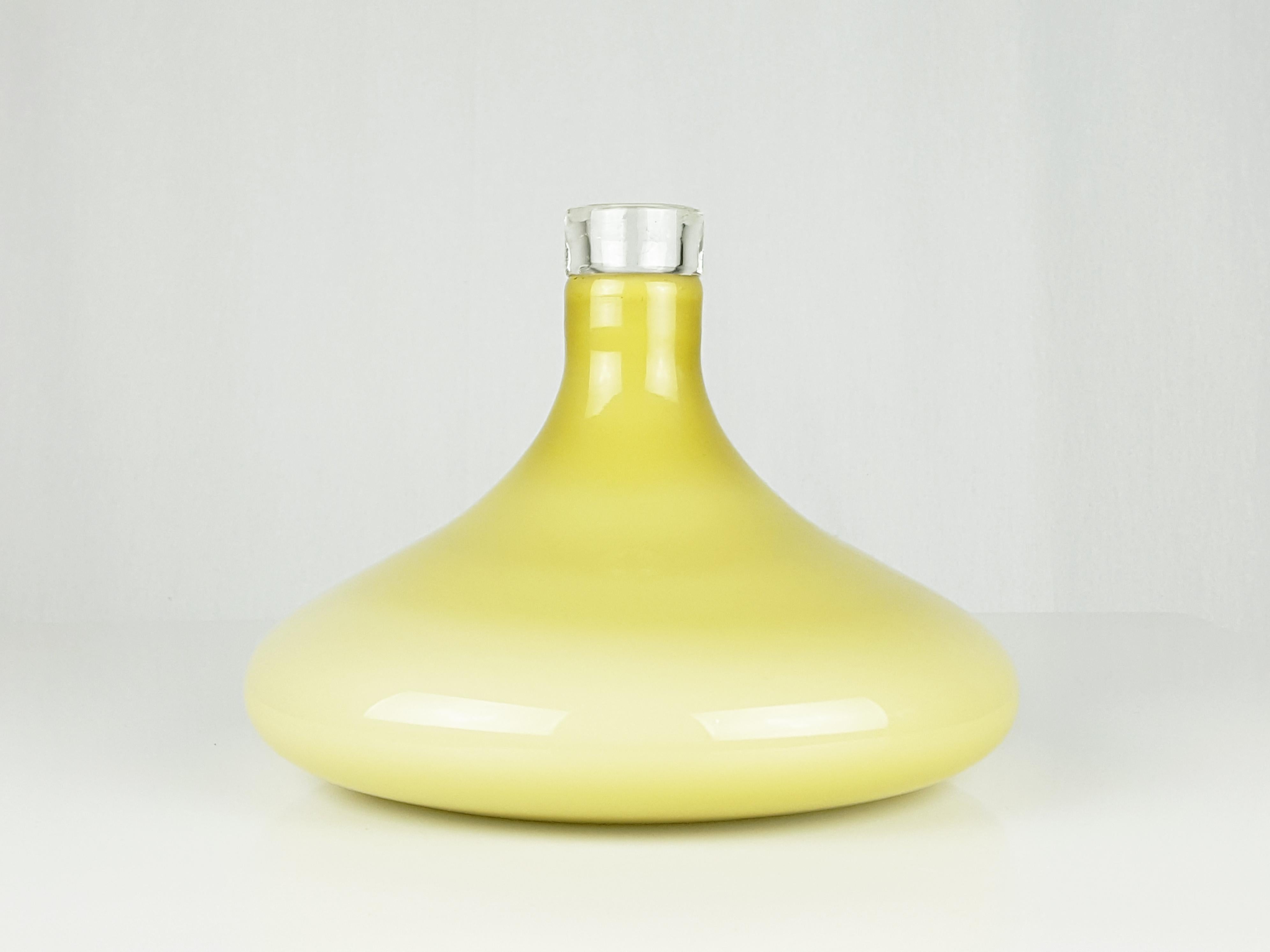 Hand-Crafted Clear, White & green glass 1960s vase attributed to Mazzega For Sale