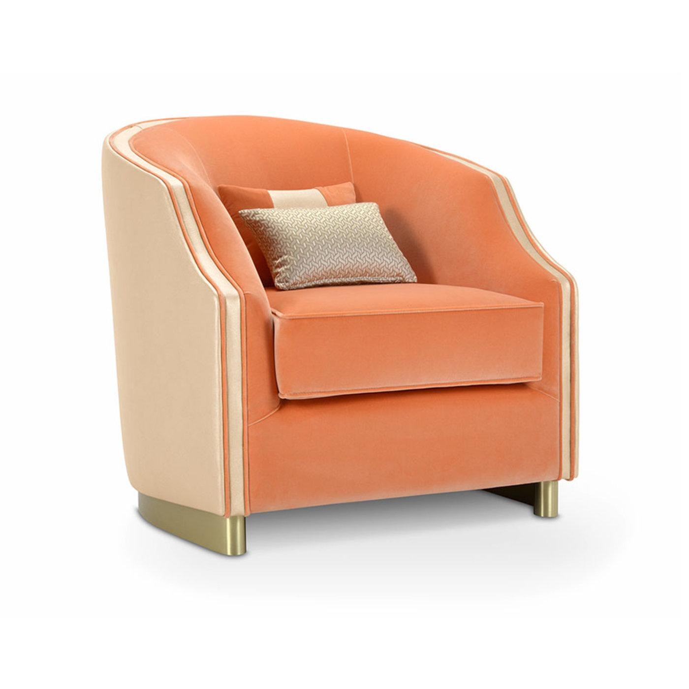 Cleio, one of the nine mues in Greek mythology, inspired the elegant collection including this lively, handcrafted armchair. Also available in a bed variant upon request, it offers a cozy nest where sartorial refinement couples with utmost comfort