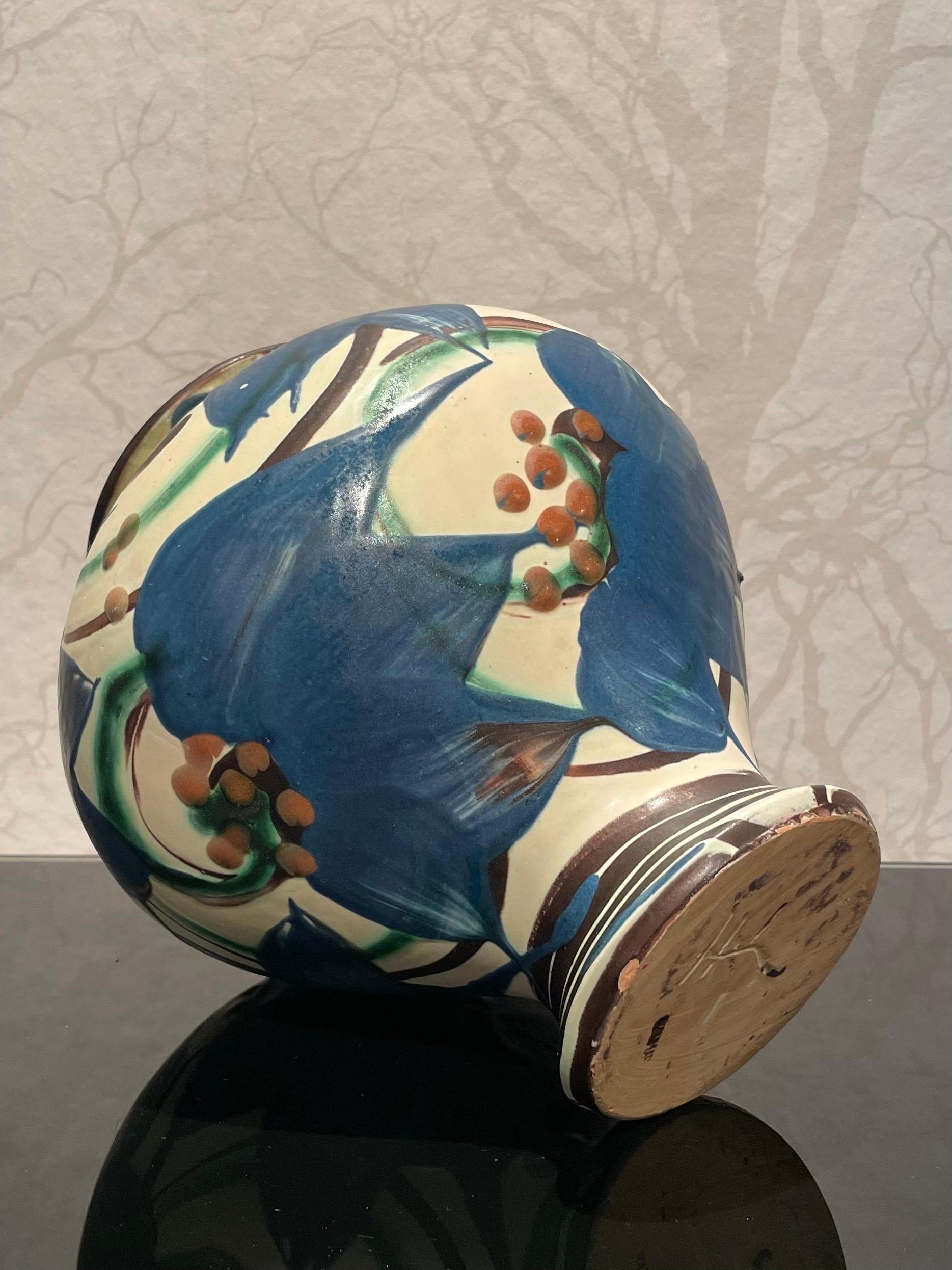 Smaltato Vaso Clematis Patternd 1920s danese 20 cm in ceramica smaltata opaca di Herman A. Kähler in vendita
