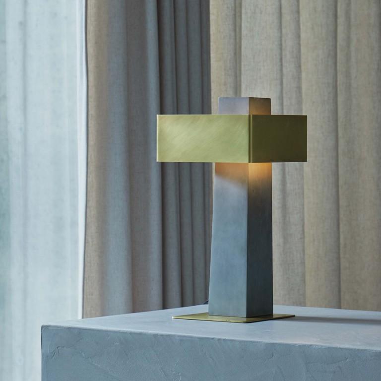 Clément Cauvet Lámpara de mesa 'IOTA' de hormigón y acero para DCW éditions Paris en Nuevo estado para la venta en Tilburg, NL