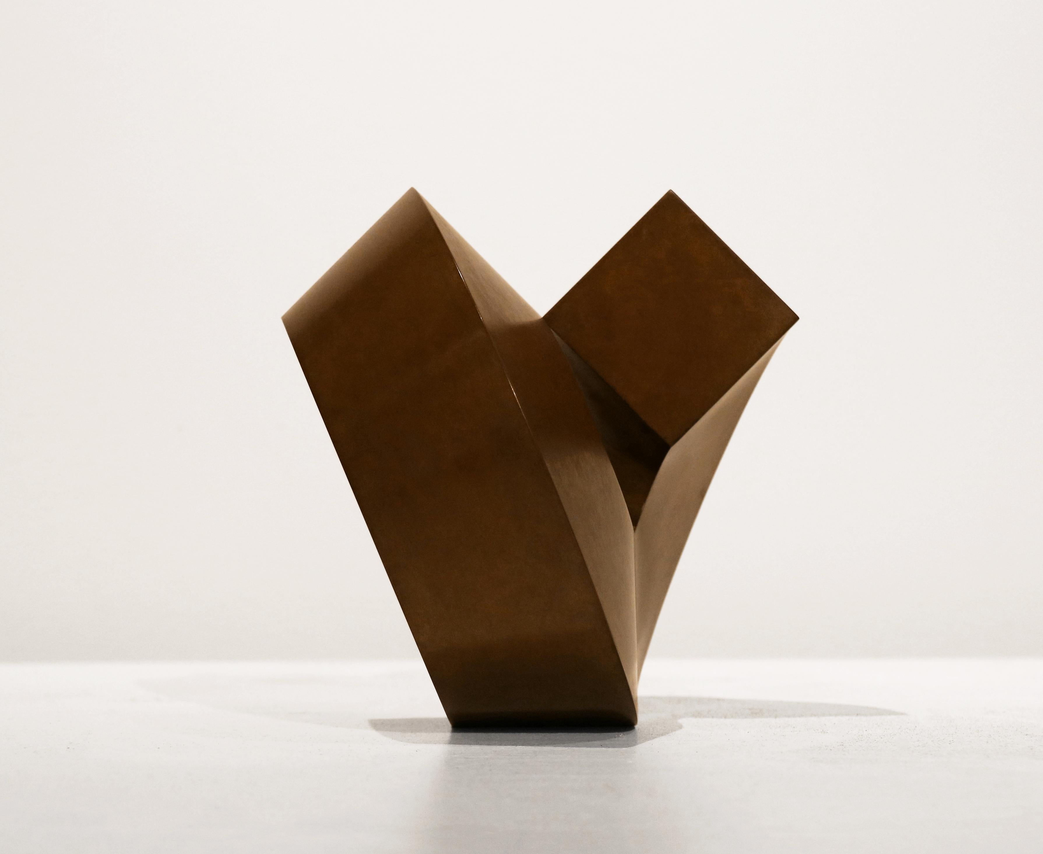 Split Ring:: eine minimalistische Sockelskulptur aus Bronzeguss von Clement Meadmore 3