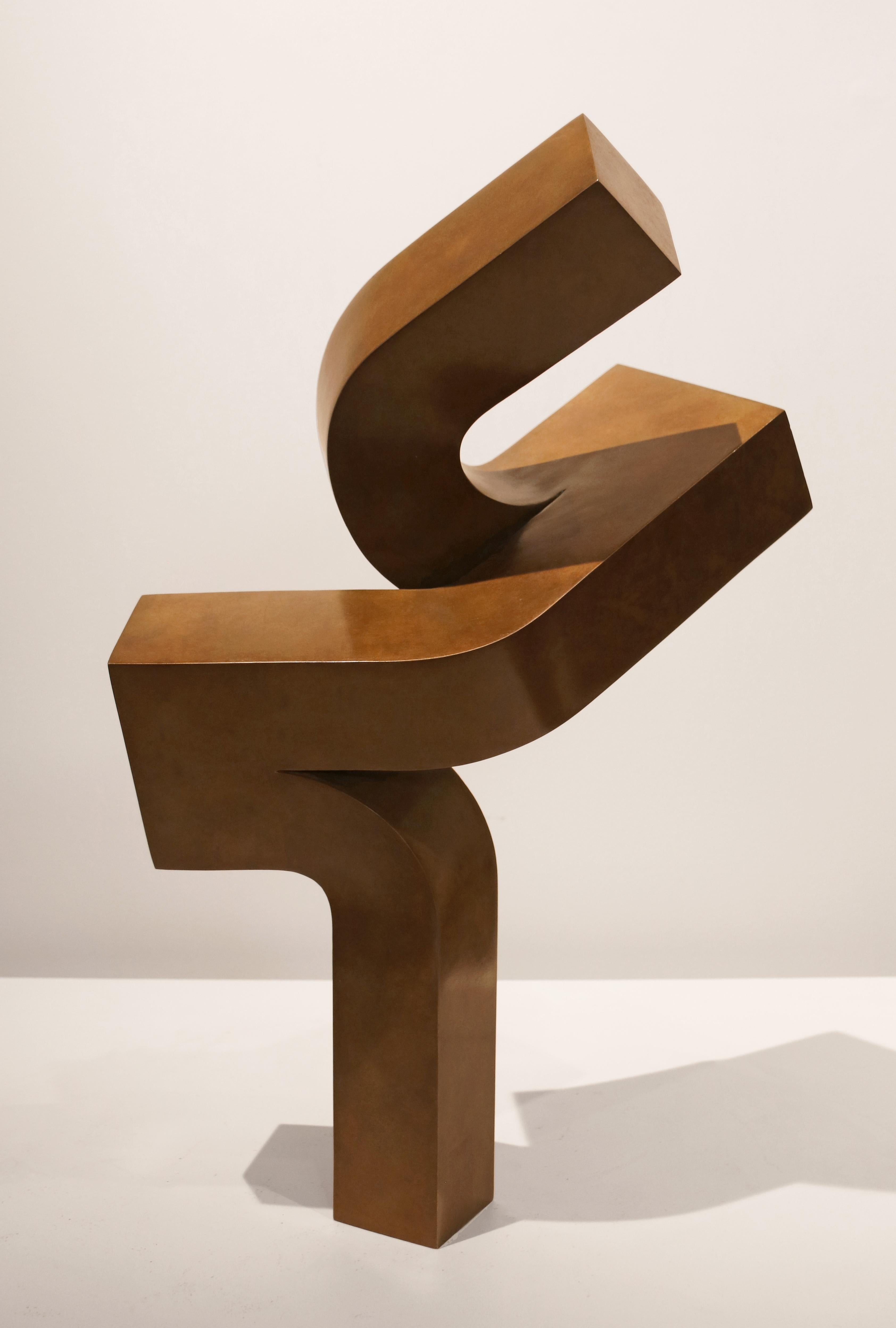 Upsurge, une sculpture minimaliste sur piédestal en bronze moulé de Clement Meadmore