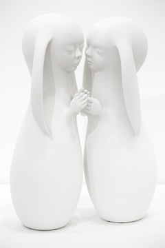 "Coppia II", scultura figurativa indipendente, resina bianca, animale immaginario