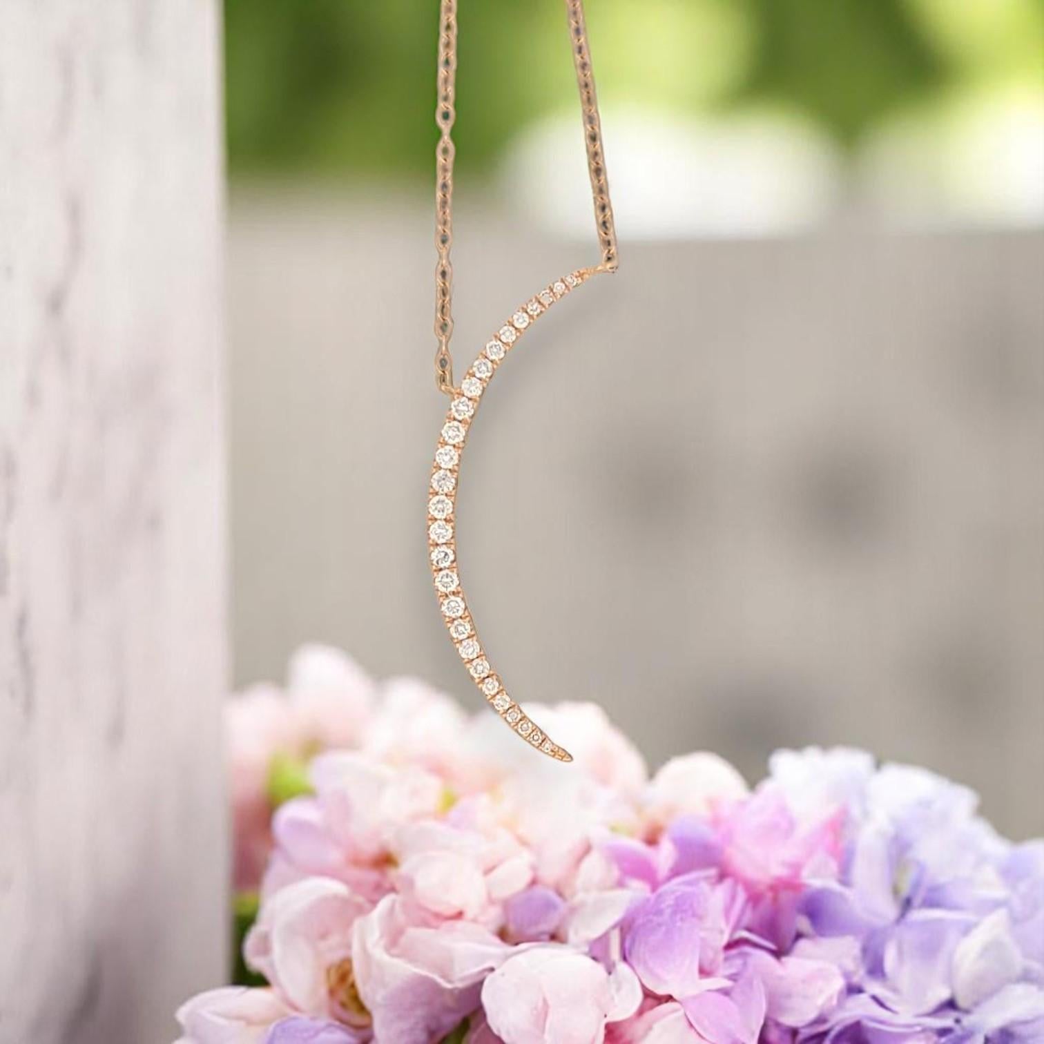 Art déco Collier Clementine en forme de croissant de lune, or jaune 14K avec sertissage en vente