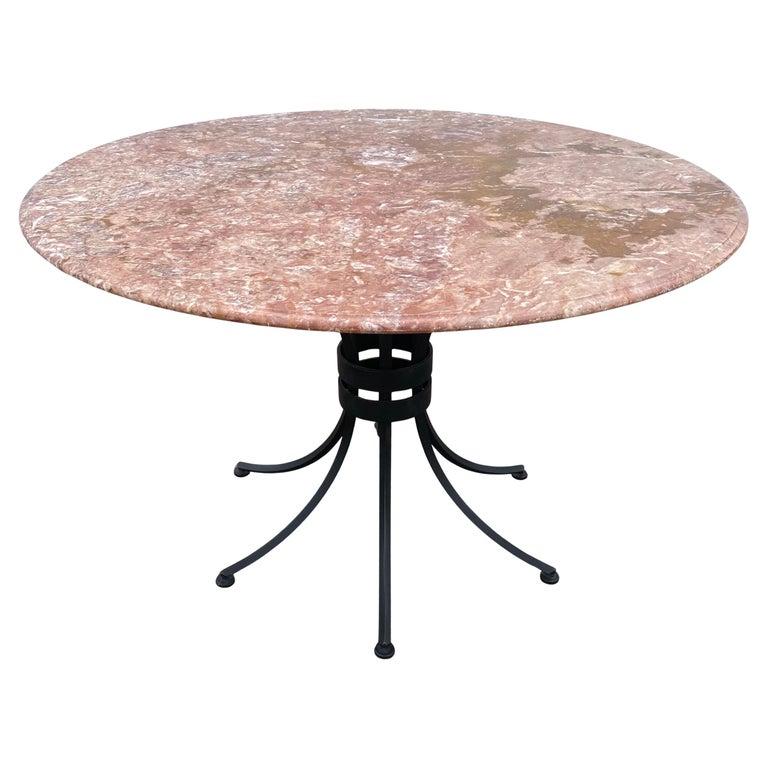 Esstisch aus Eisen im Cleo Baldon-Stil in Rosa / Marmor Granit im Angebot bei 1stDibs Deutschland