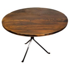 Table de salle à manger ronde en fer forgé et chêne fumé Cleo Baldon, El Monte, CA. vers 1968