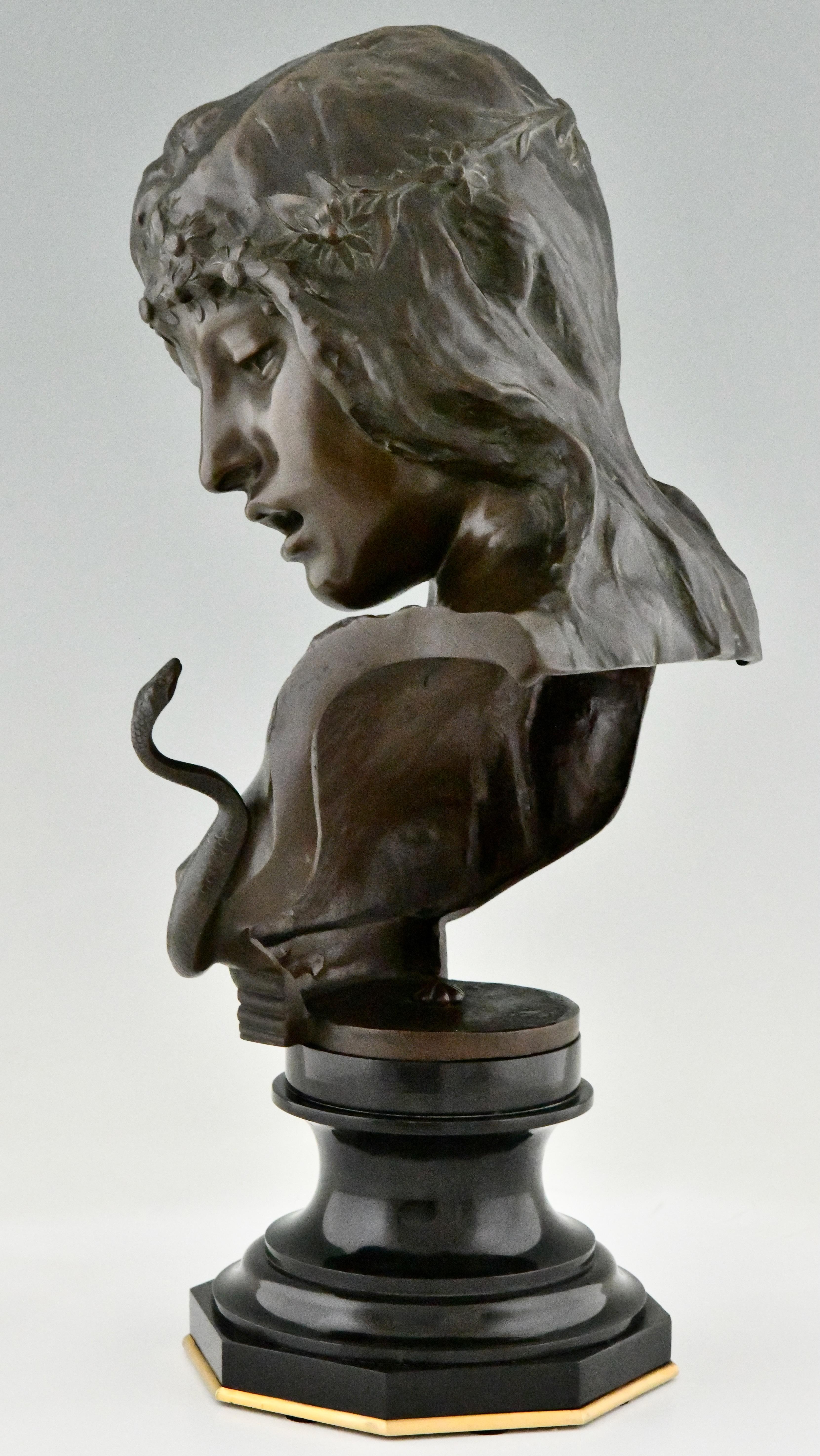 Cleopatra Art Nouveau bronze bust woman with snake by Isidore De Rudder In Good Condition For Sale In Antwerp, BE