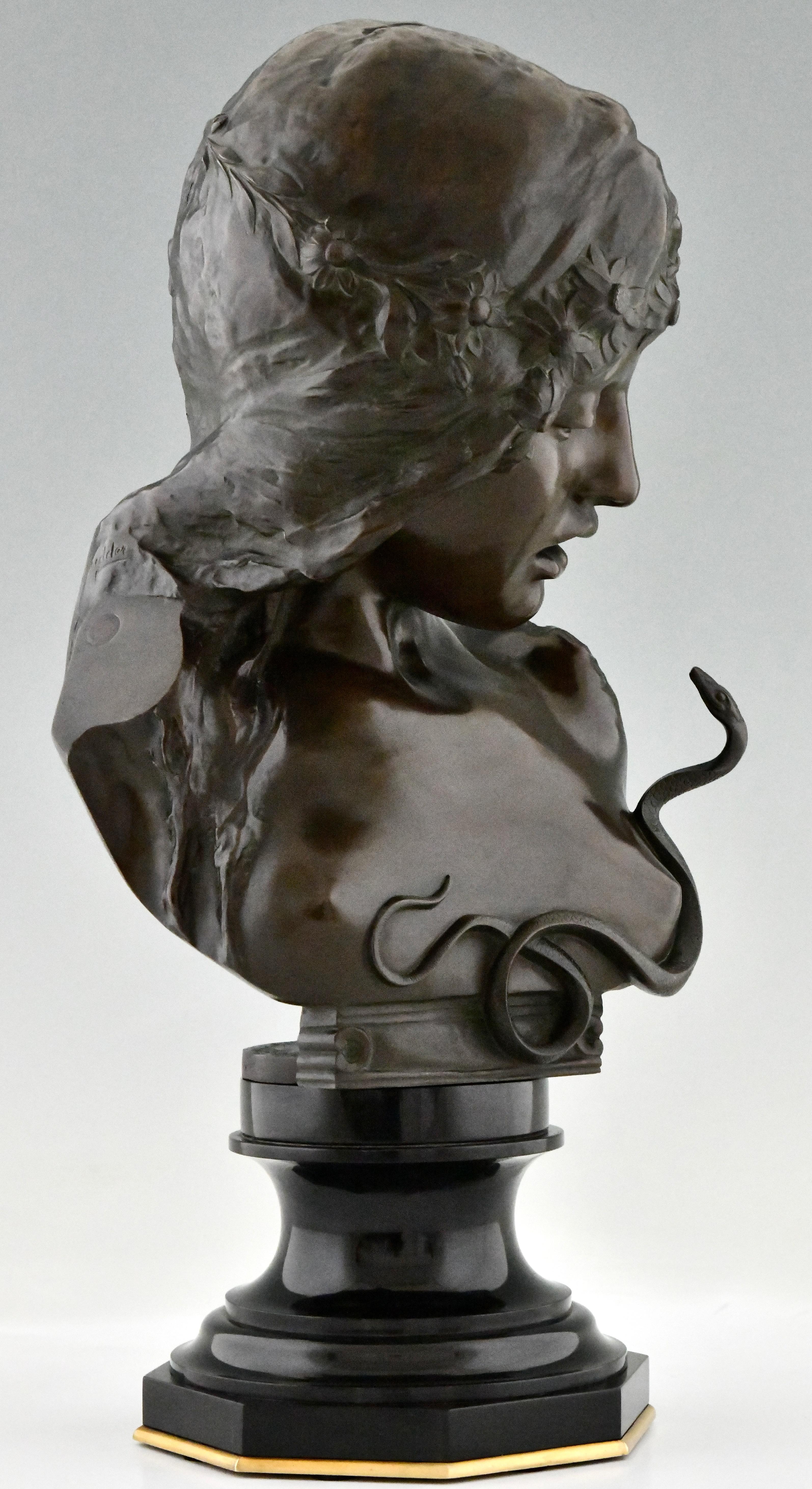 Jugendstil-Bronzebüste Kleopatra mit Schlange aus Bronze von Isidore De Rudder im Angebot 1