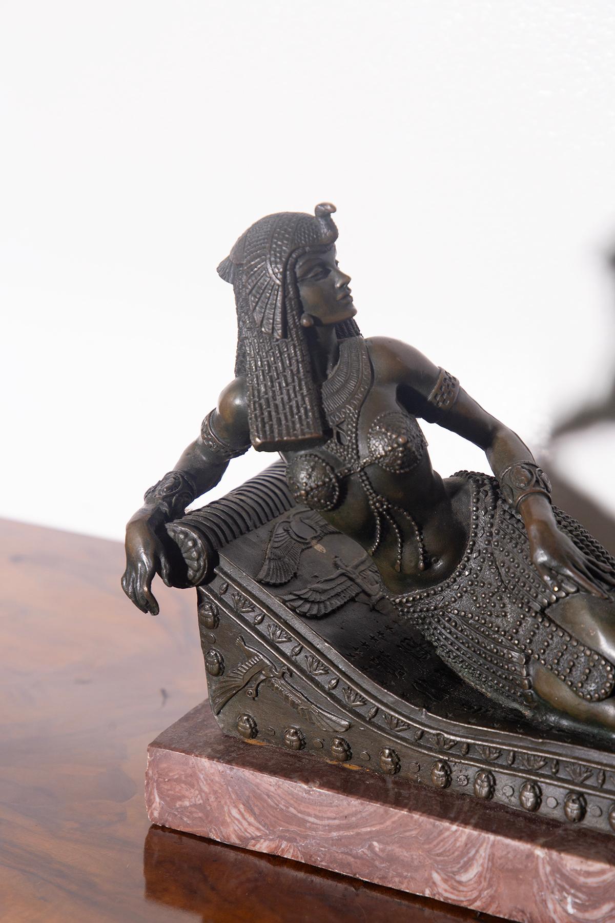 Early 20th Century Cleopatra Bronze sculpture Egyptian light in vendita