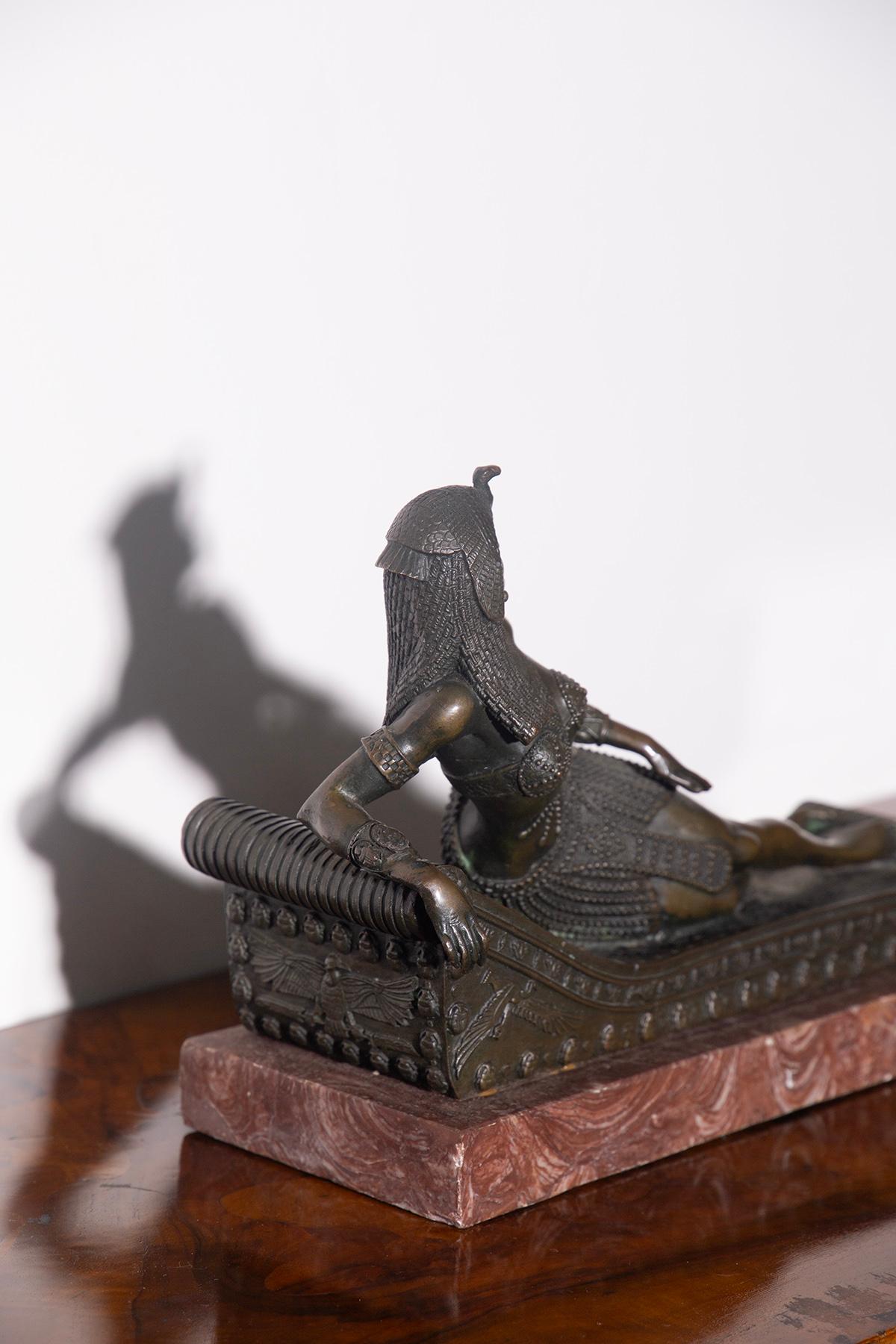 Cleopatra Bronze sculpture Egyptian light in vendita 2