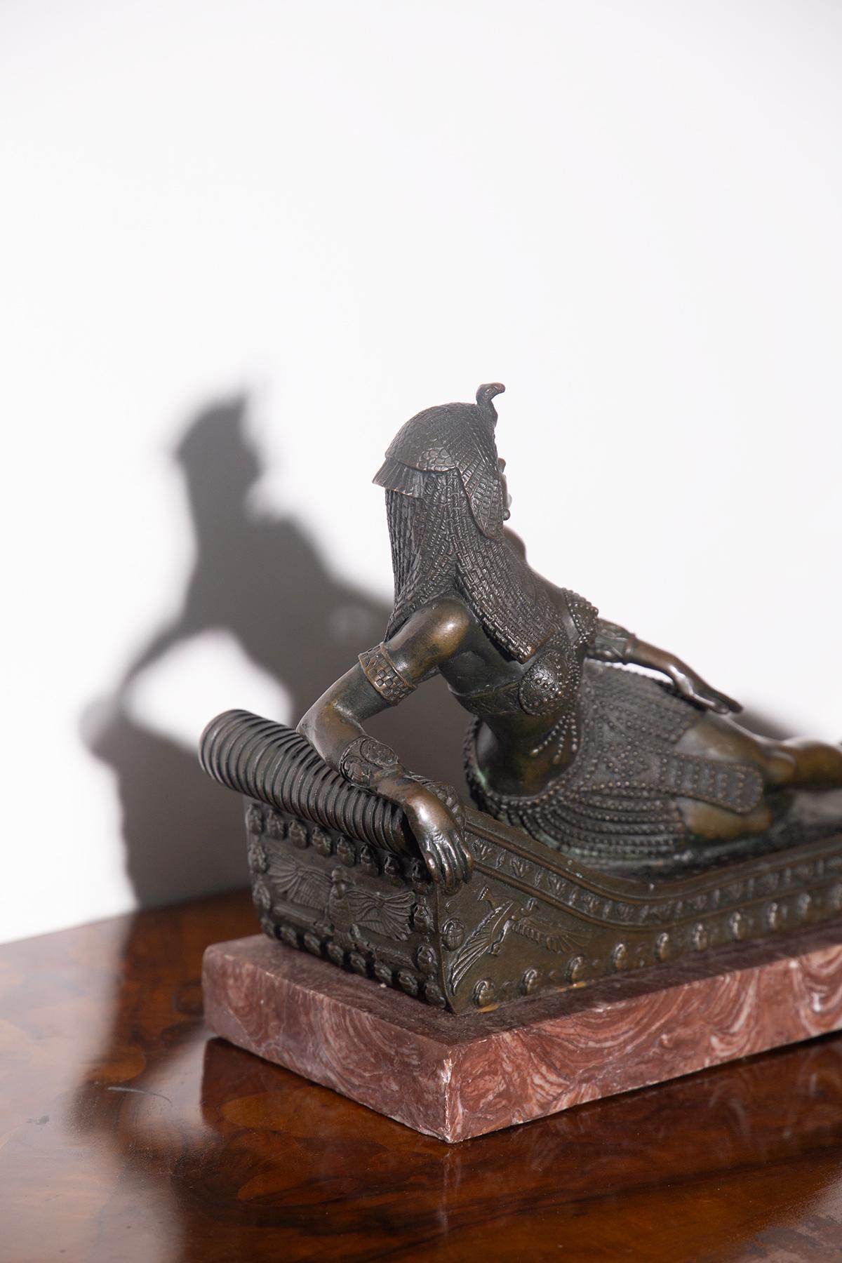 Cleopatra Bronze sculpture Egyptian light in vendita 4