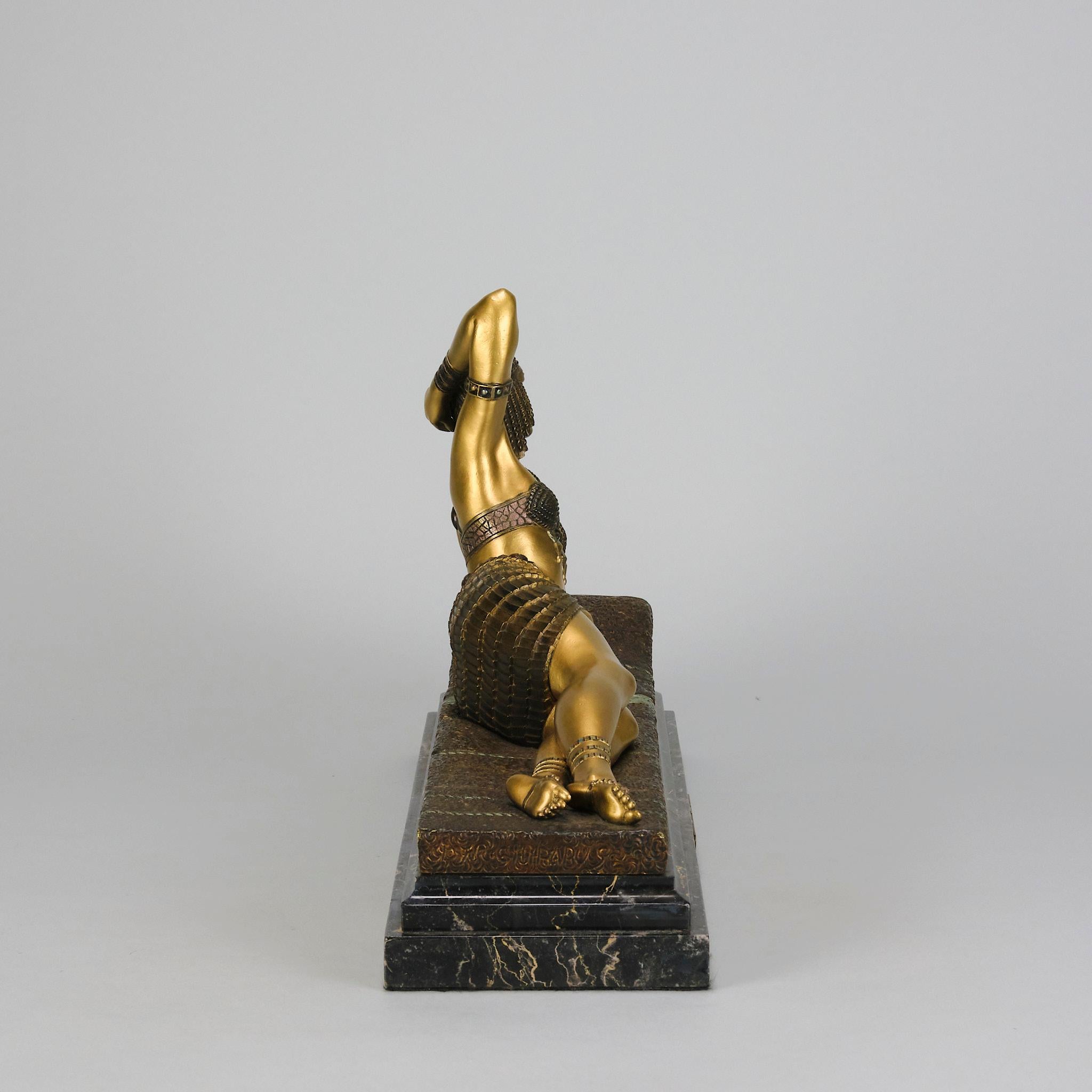 Bronze des frühen 20. Jahrhunderts mit dem Titel „Kleopatra“ von Demetre Chiparus im Angebot 1