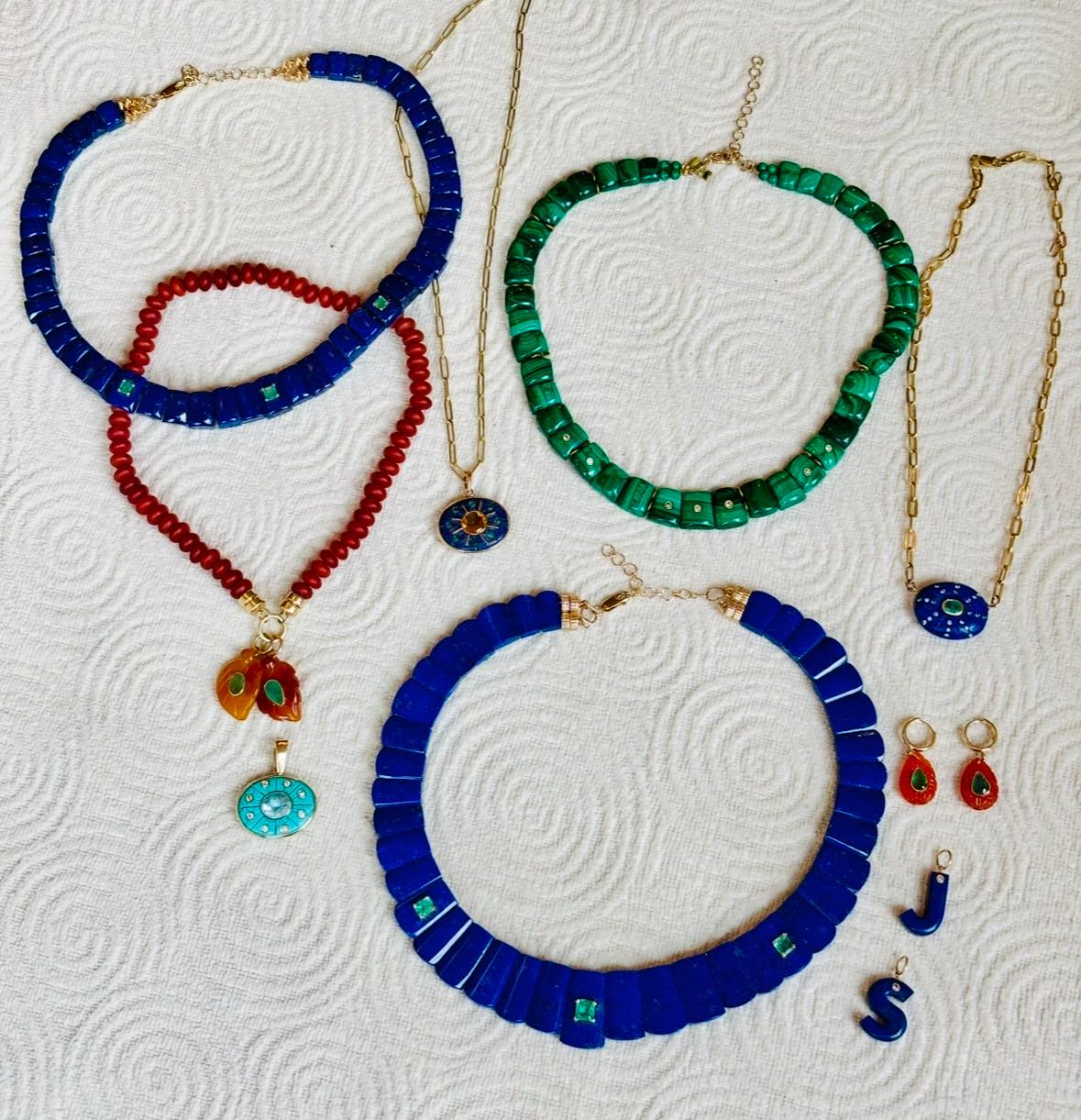 COLLAR DE CLEOPATRA con LAPIS, ESMERALDAS y Oro de 14k en venta 5
