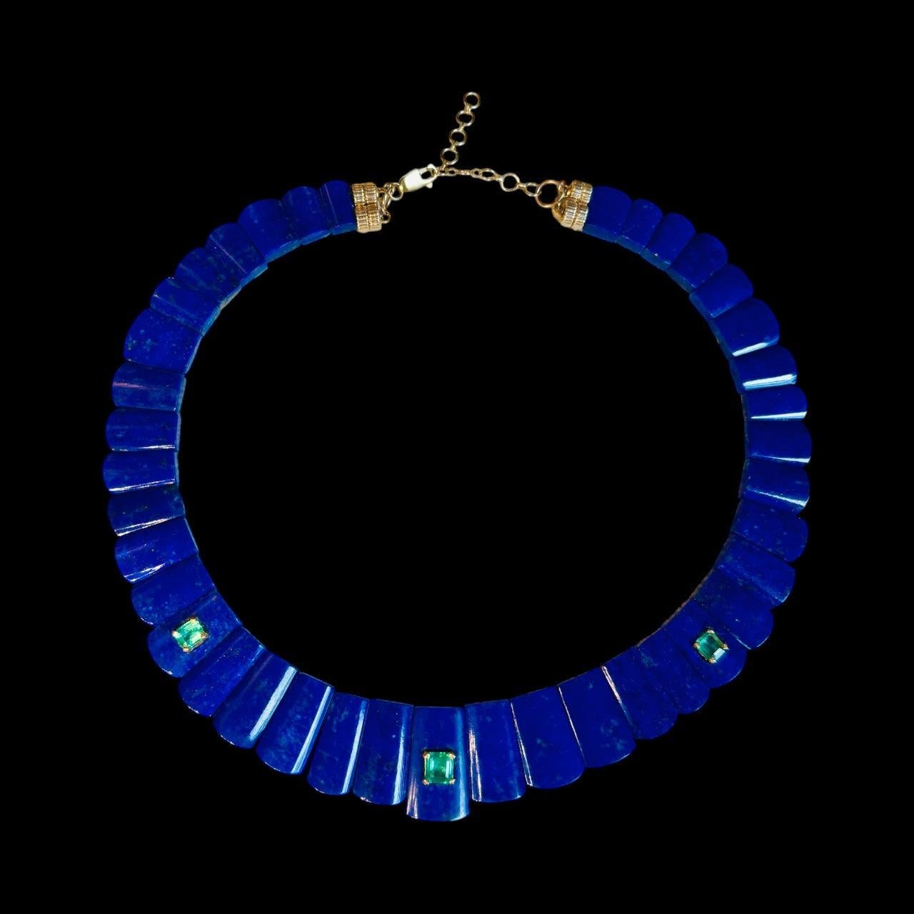 La CLEOPATRA: Collar de lapislázuli y esmeralda

Lapislázuli, Esmeraldas, Oro 14k

¿Cuál es la diferencia entre una gargantilla y un collar? 

- Una gargantilla es un estilo de collar corto que se ajusta perfectamente al cuello, sea cual sea su