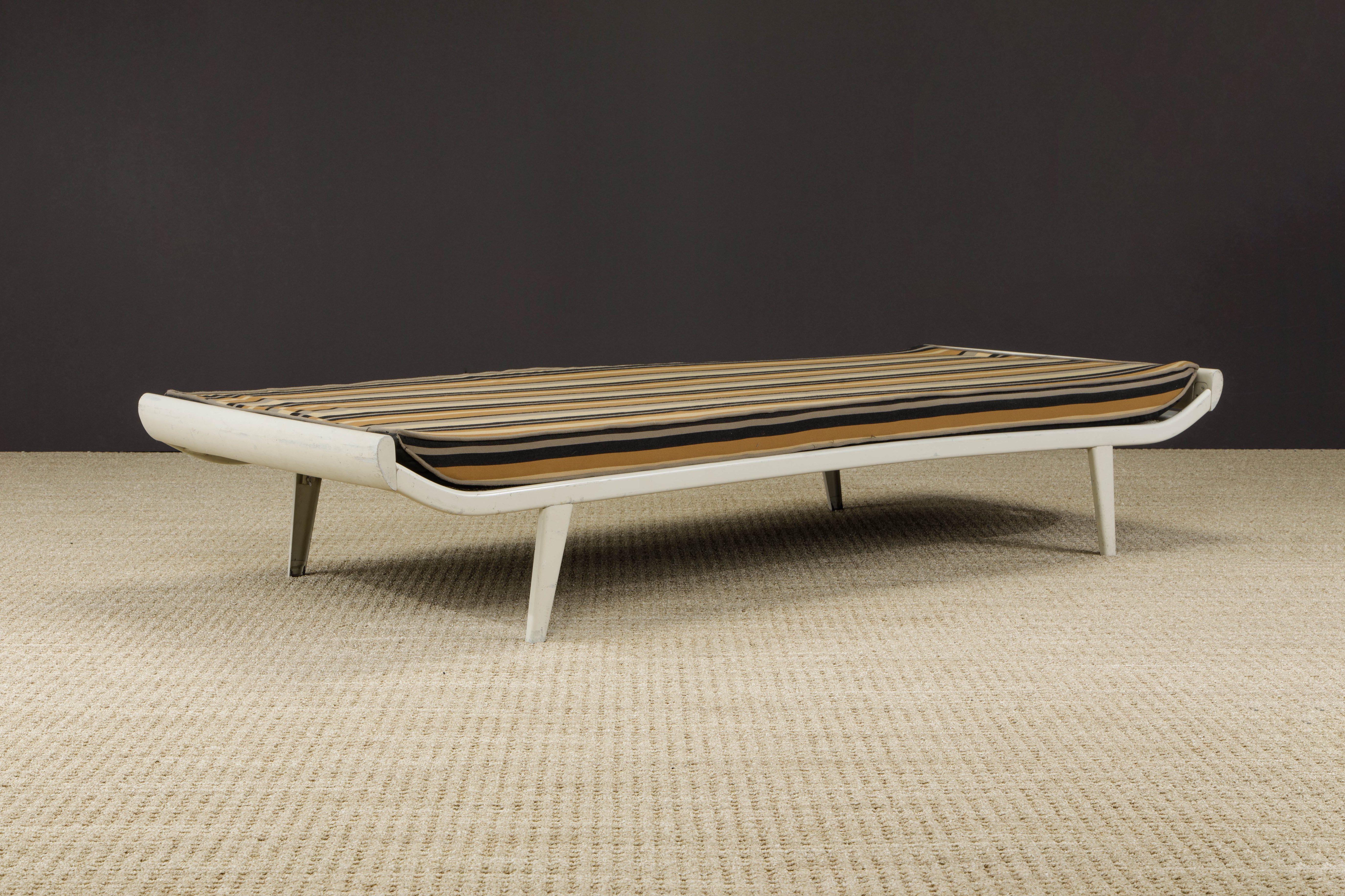 Scandinavian Modern 'Cleopatra' Daybed by A.R. Cordemeijer for Auping Netherlands, c. 1953, Signed For Sale