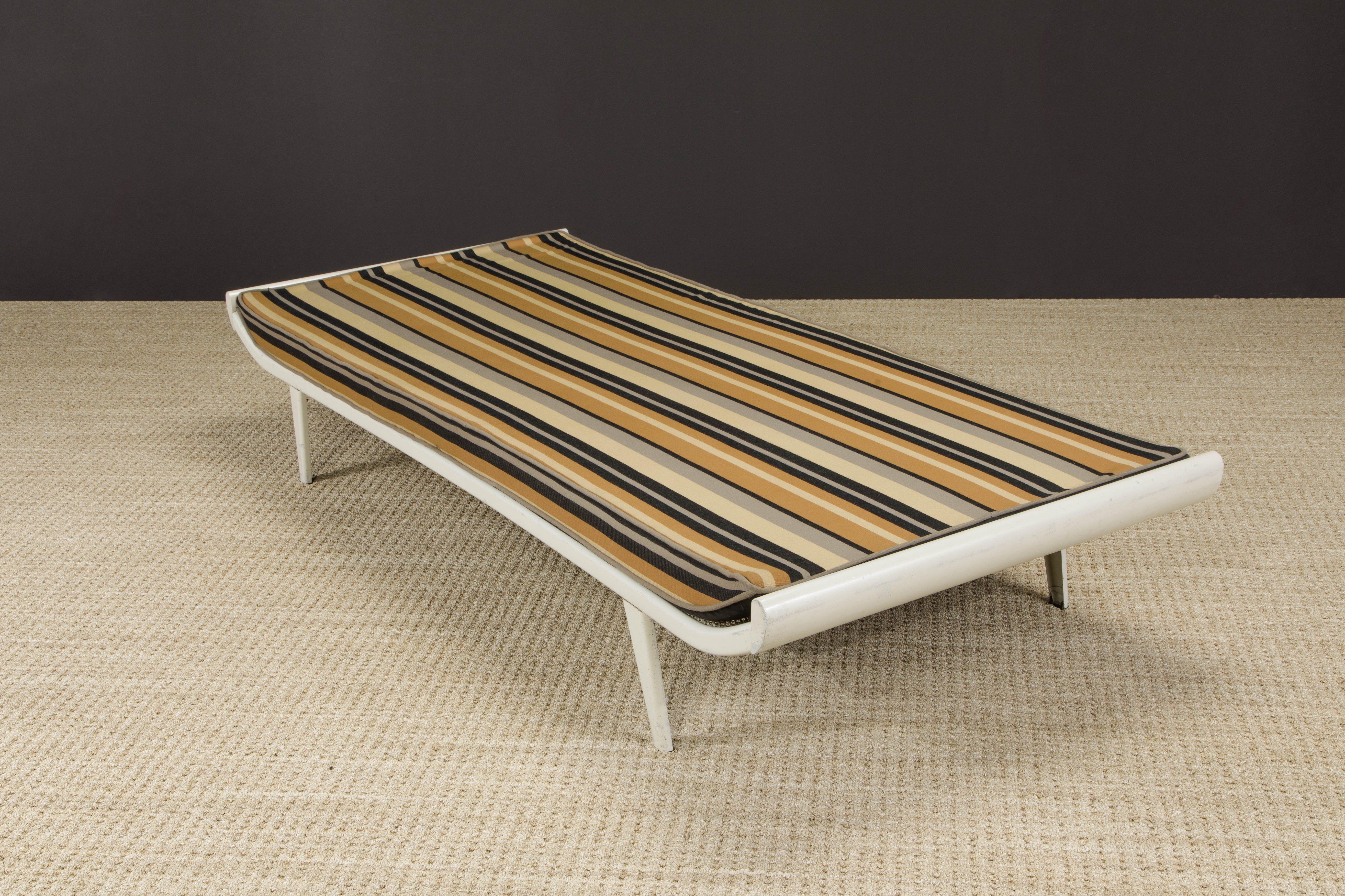 'Cleopatra' Daybed by A.R. Cordemeijer for Auping Netherlands, c. 1953, Signed In Good Condition For Sale In Los Angeles, CA