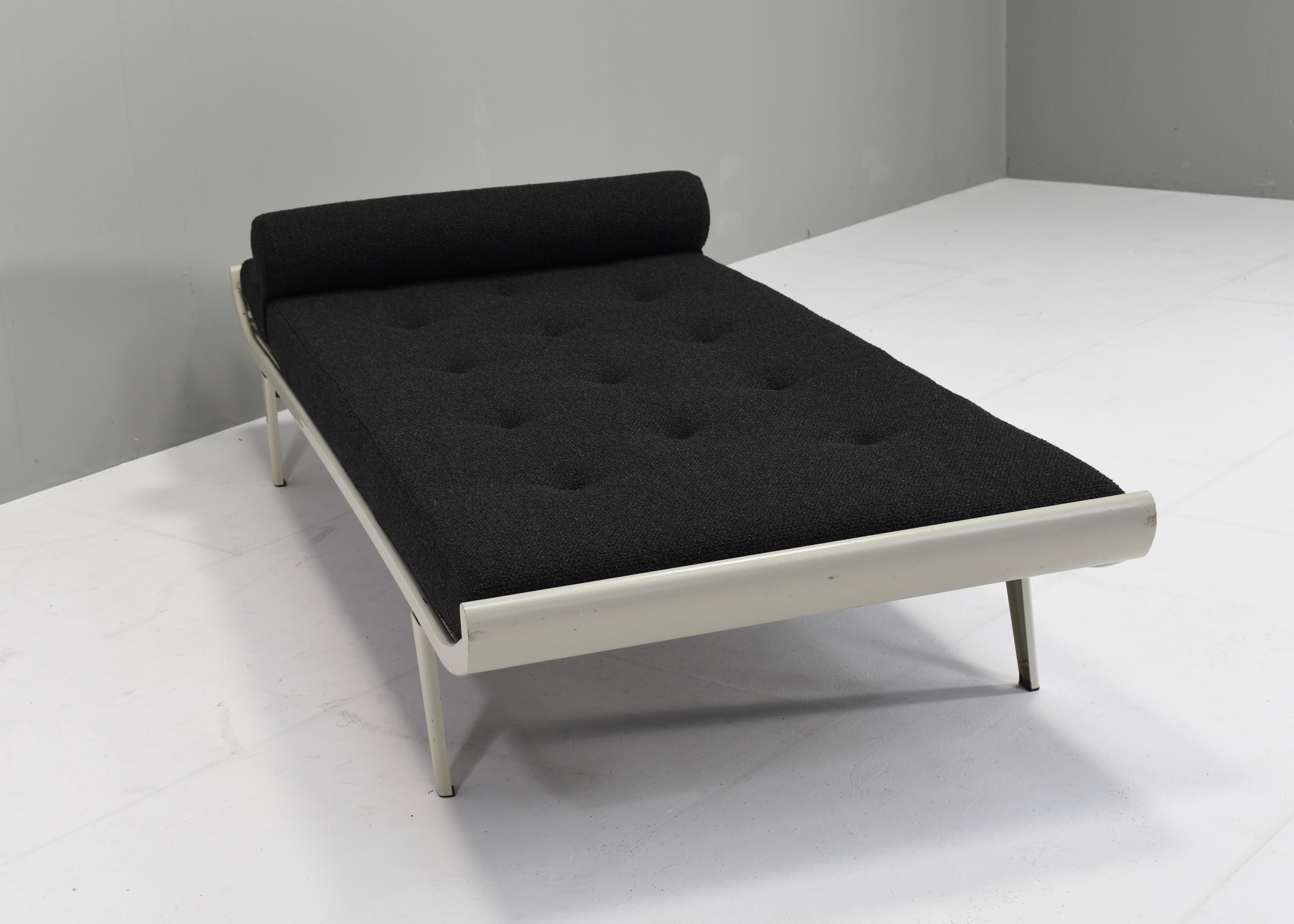 Cleopatra Daybed by Cordemeijer for Auping in New Upholstery, Netherlands, 1954 3