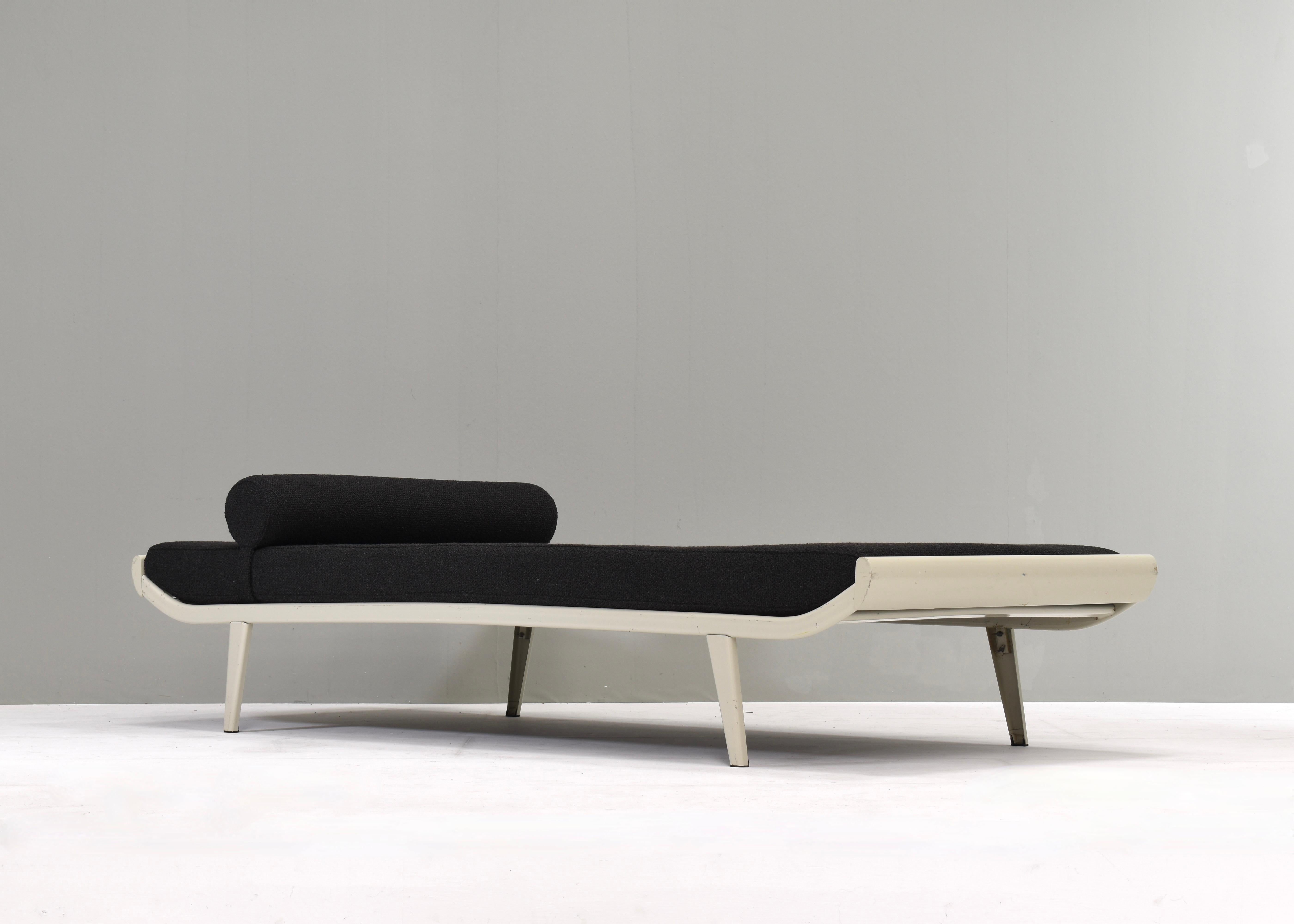 Mid-20th Century Cleopatra Daybed by Cordemeijer for Auping in New Upholstery, Netherlands, 1954