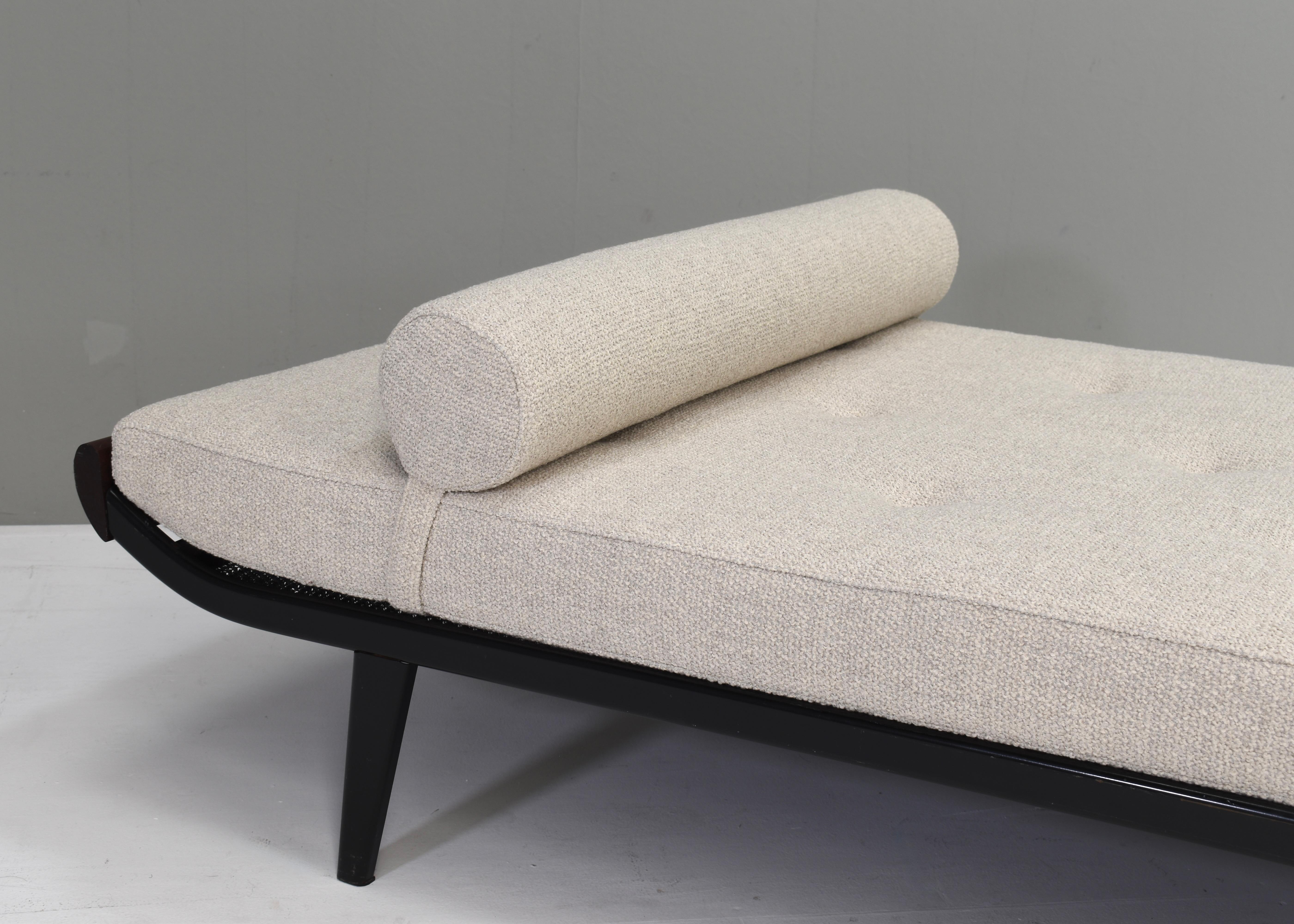 Cleopatra Daybed Designed by Cordemeyer for Auping *New Upholstery* Holland 1954 For Sale 4
