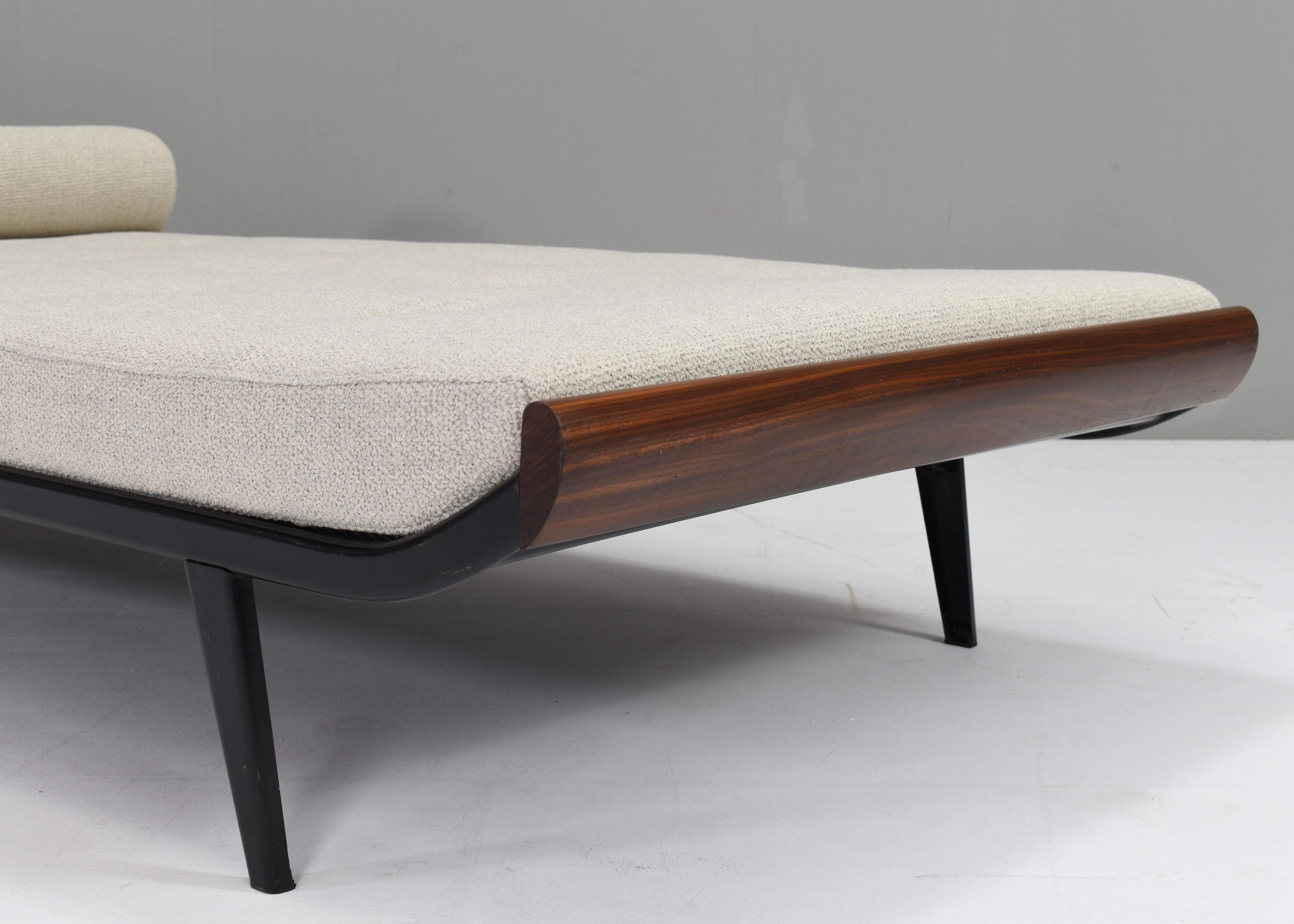 Cleopatra Daybed Designed by Cordemeyer for Auping *New Upholstery* Holland 1954 For Sale 7