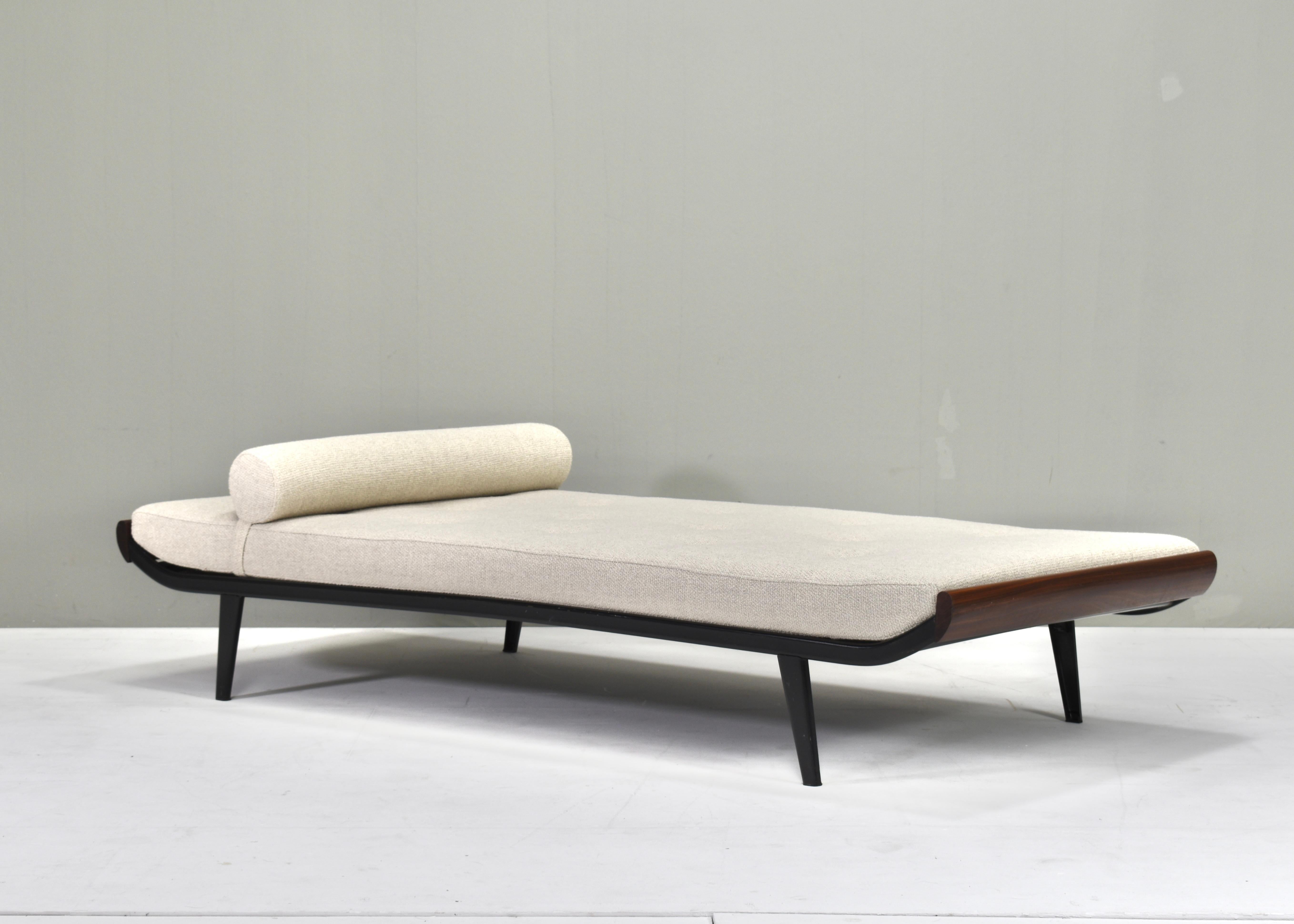 Mid-Century Modern Cleopatra Daybed Designed by Cordemeyer for Auping *New Upholstery* Holland 1954