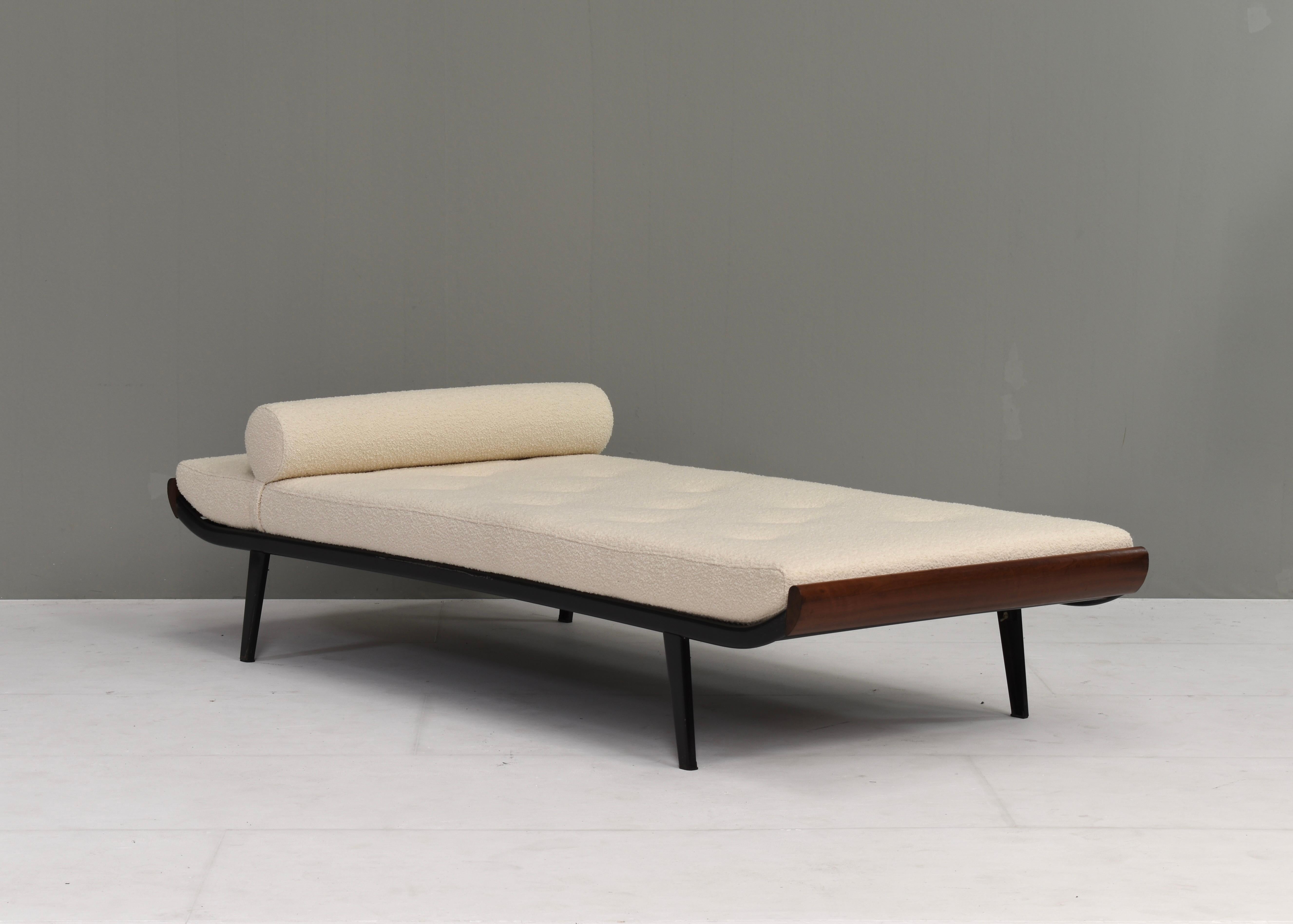 Dutch Cleopatra Daybed Designed by Cordemeyer for Auping *New Upholstery* Holland 1954