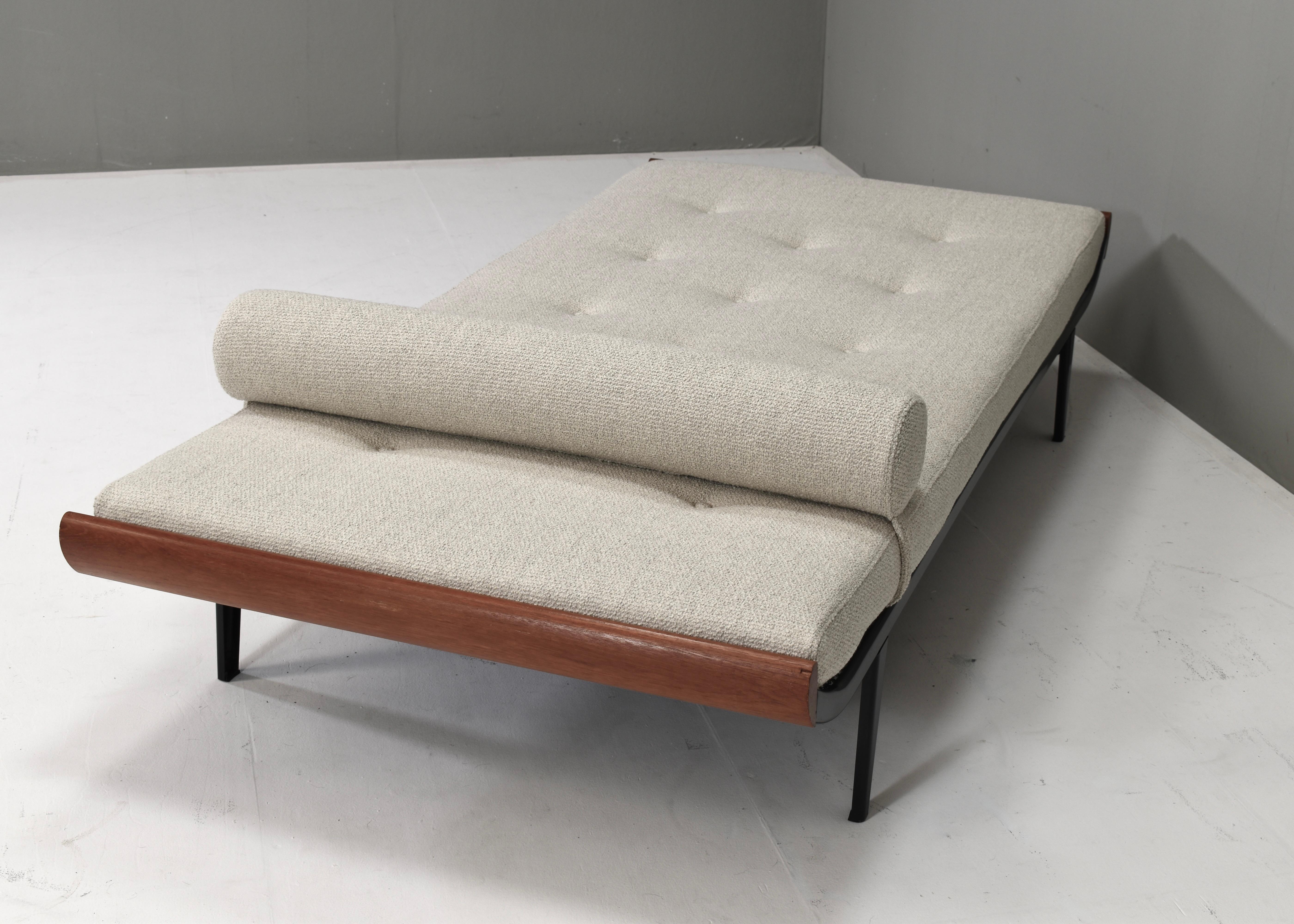 Dutch Cleopatra Daybed Designed by Cordemeyer for Auping *New Upholstery* Holland 1954