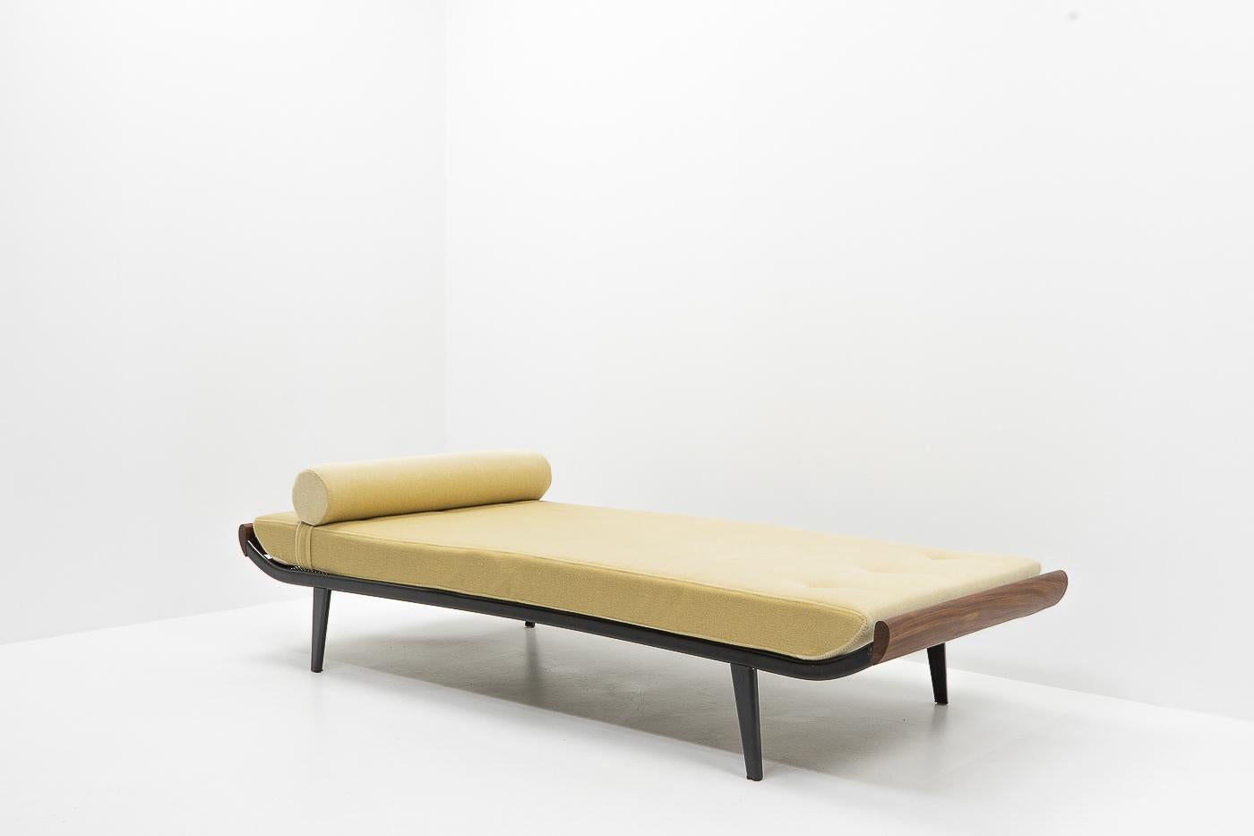 Vintage daybed designed by Dick Cordemeijer for Auping (the Netherlands) during the 1950s.

New exclusive beige-colored natural mohair and foam; the daybed can be used as both a sofa and spare bed. The cover features a zipper on both pillow and