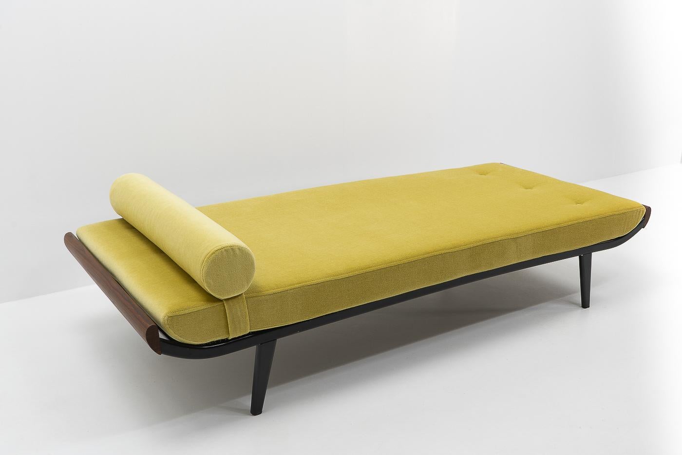 Mid-Century Modern Cleopatra Daybed in Mohair by Dick Cordemijer for Auping, 1950s For Sale
