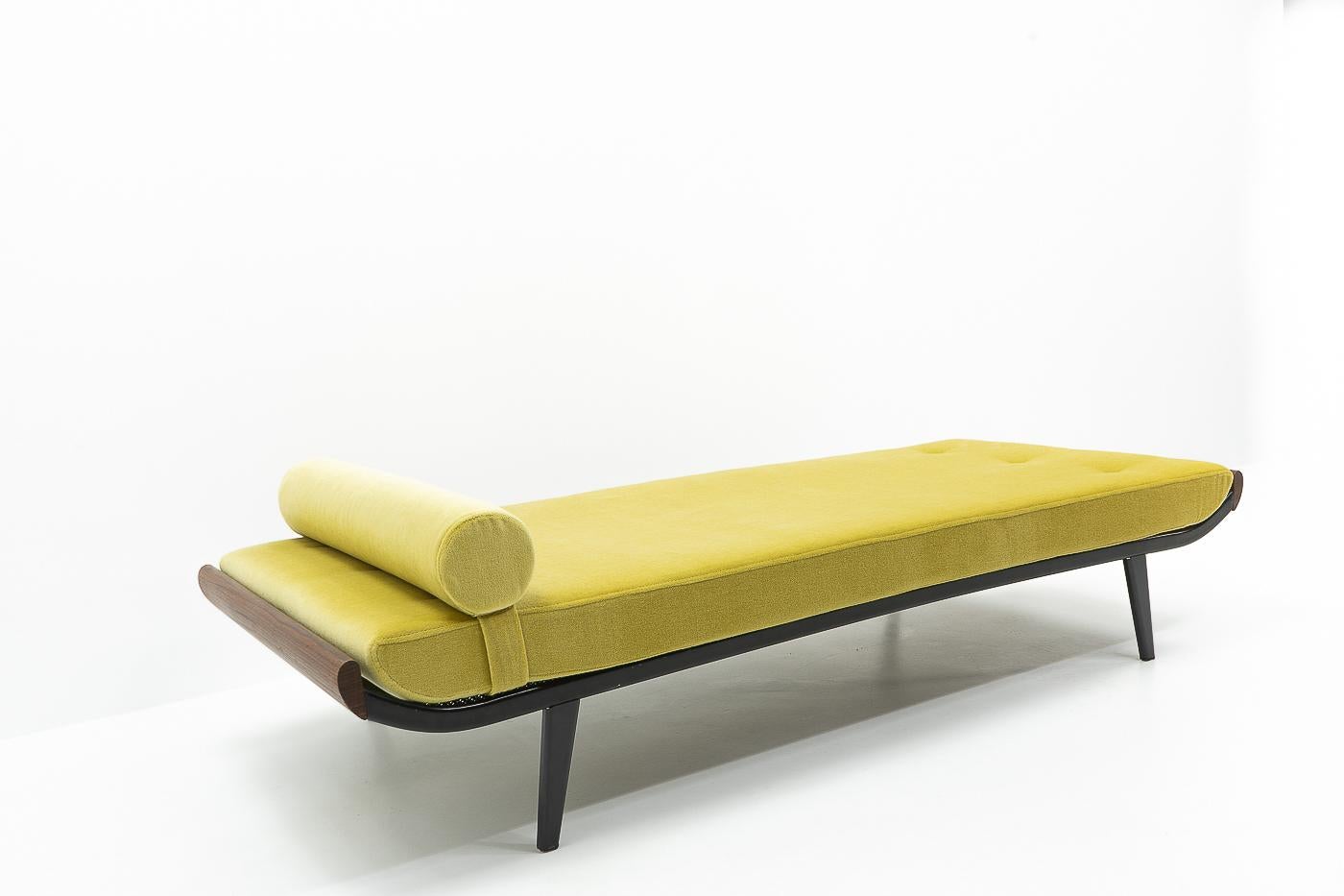 Dutch Cleopatra Daybed in Mohair by Dick Cordemijer for Auping, 1950s For Sale