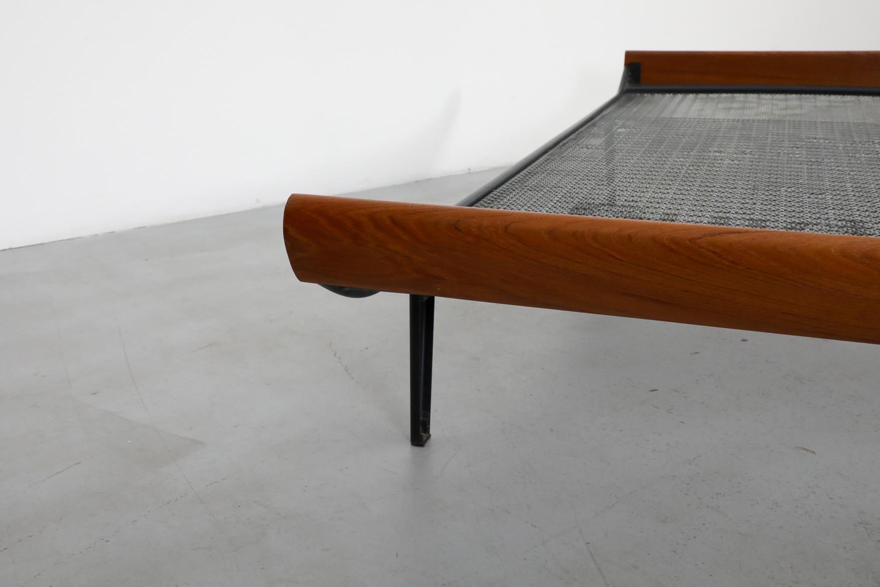 ‘Cleopatra’ Daybed with Teak Ends, Black Mattress, and Bolster by Auping For Sale 8