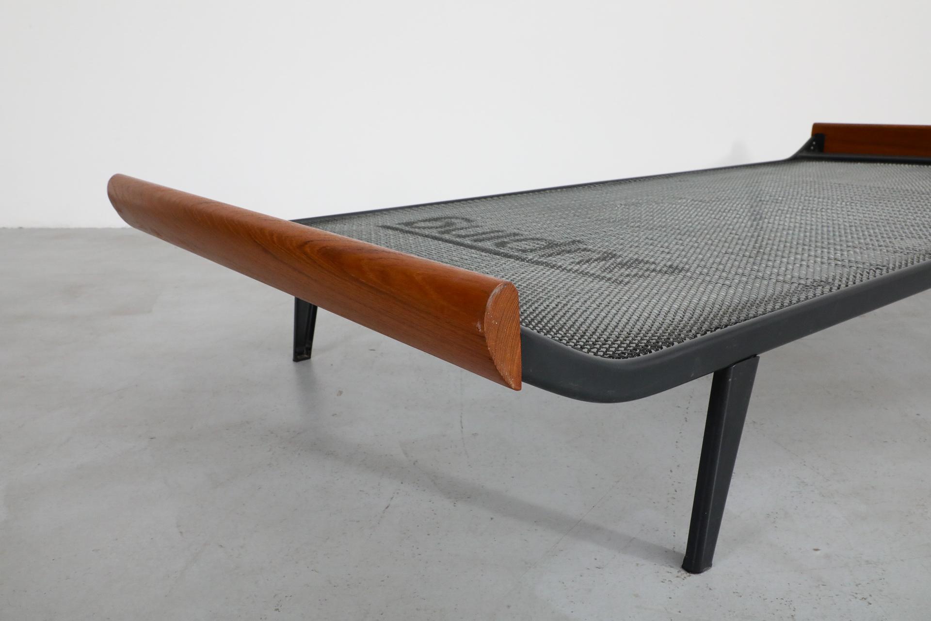 ‘Cleopatra’ Daybed with Teak Ends, Black Mattress, and Bolster by Auping For Sale 9