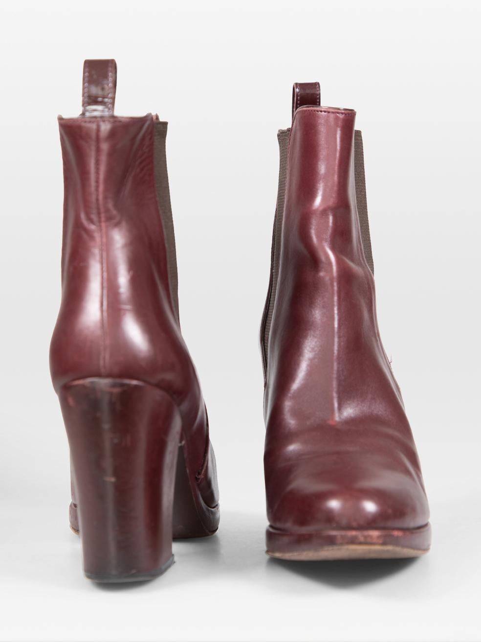 Marron Bottes Chelsea à talons en cuir bordeaux Clergerie, Taille US 6,5 en vente