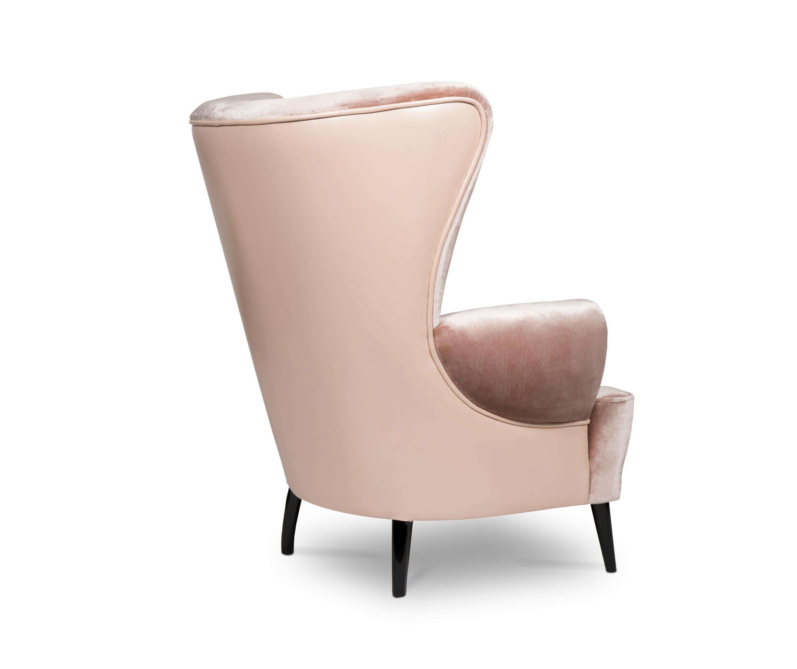 Modern Clerk Armchair in Cotton Velvet and High Glossy Lacquered Legs For Sale
