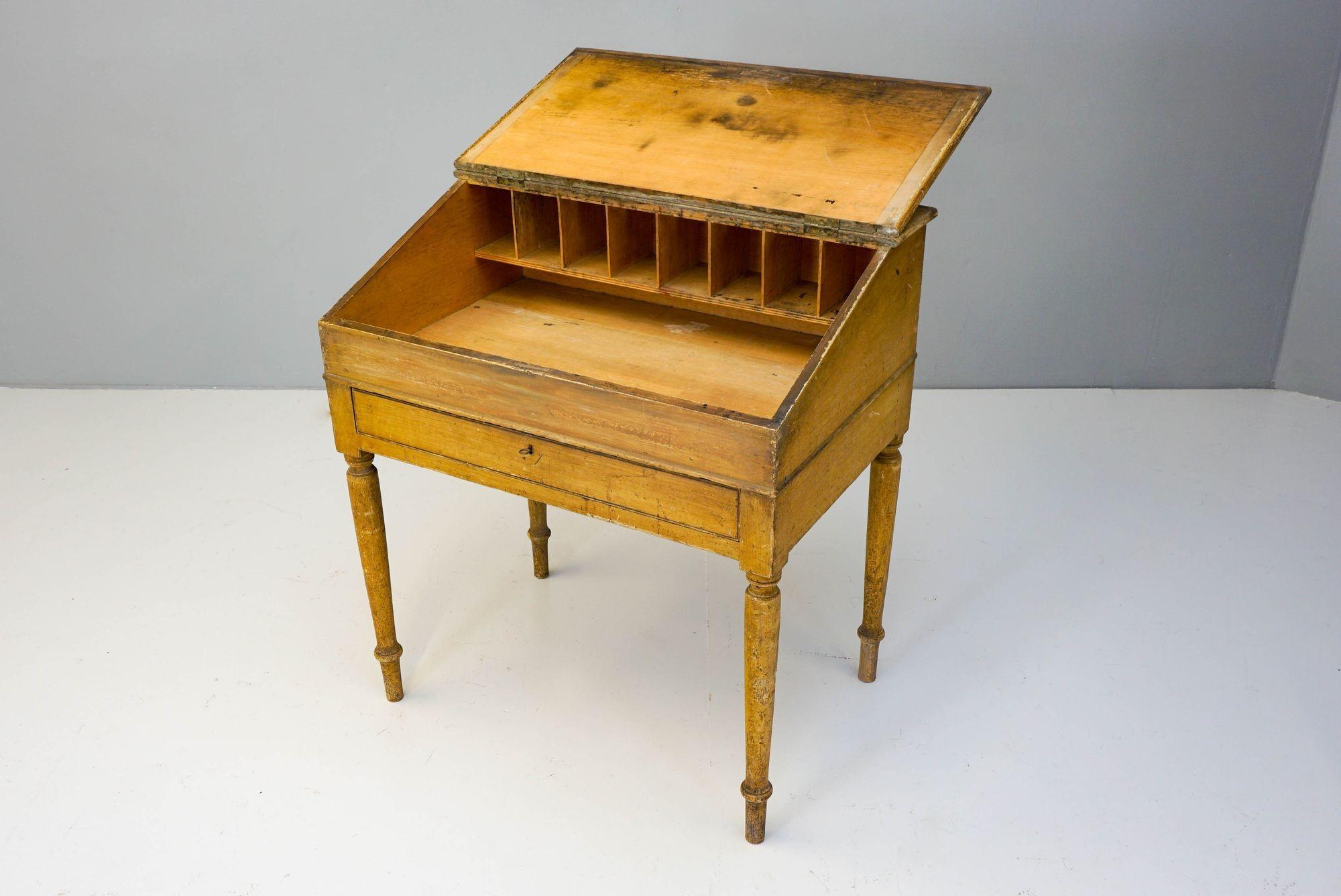 Clerk's Desk In Good Condition For Sale In London, England