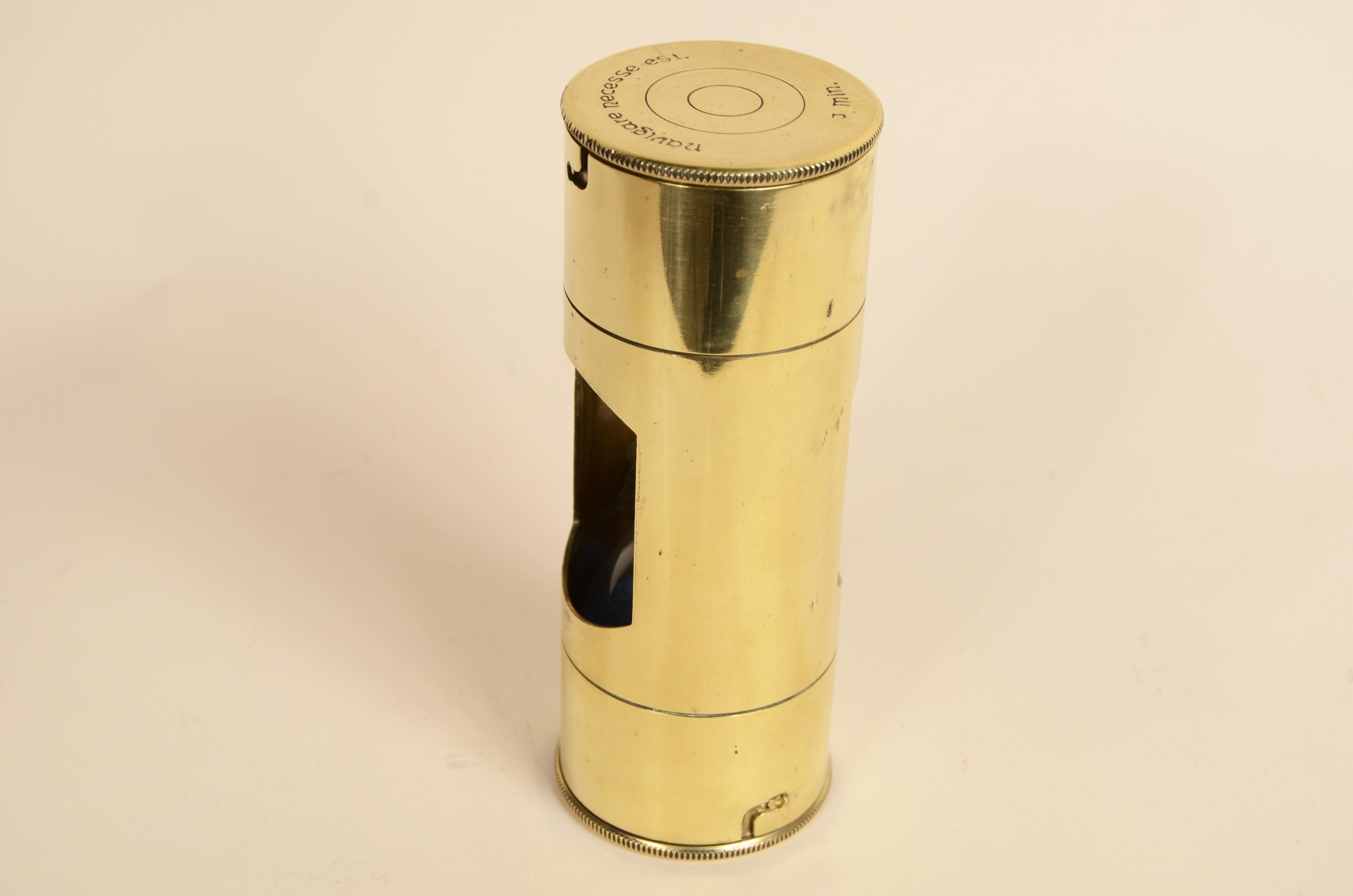 Clessidra a sabbia in ottone con base circolare e ampolla in vetro soffiato 1930 in vendita 1