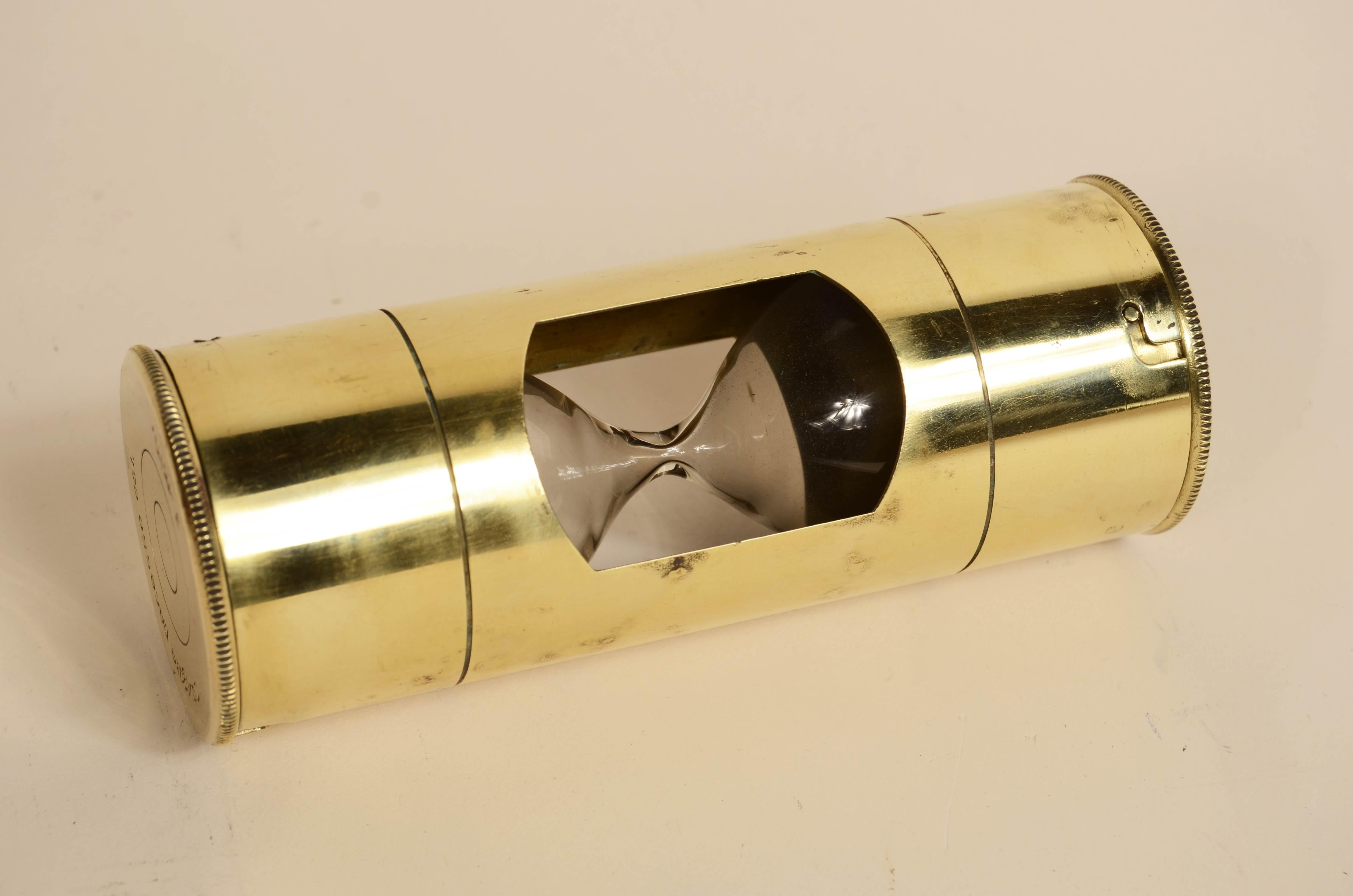 Clessidra a sabbia in ottone con base circolare e ampolla in vetro soffiato 1930 in vendita 3