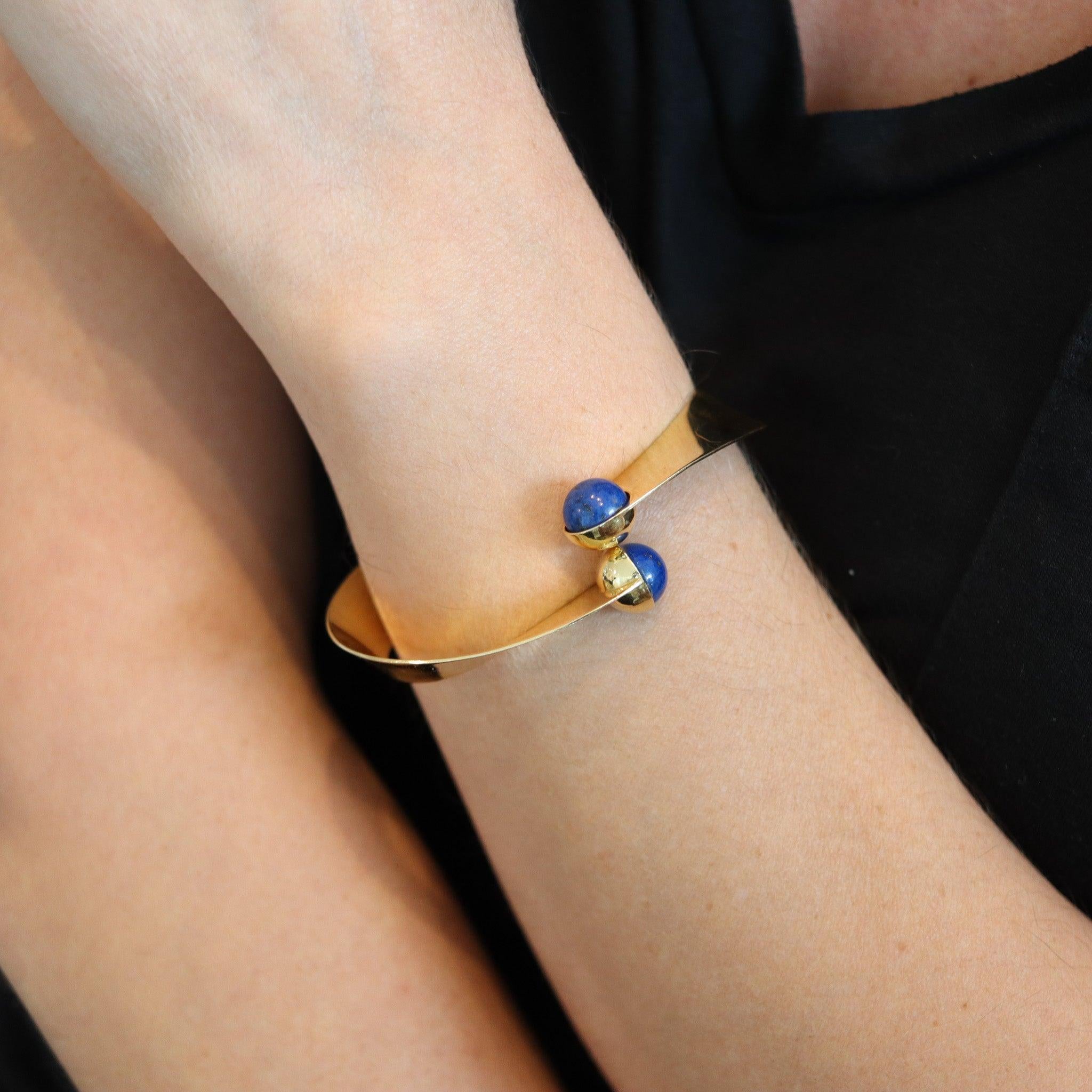 An Italian geometric sculptural bracelet designed by Cleto Munari.

This is a fabulous sculptural geometric bracelet, created in Padova Italy by Cleto Munari, back in the 1980's. The unusual Paduan school bracelet has been crafted in solid yellow