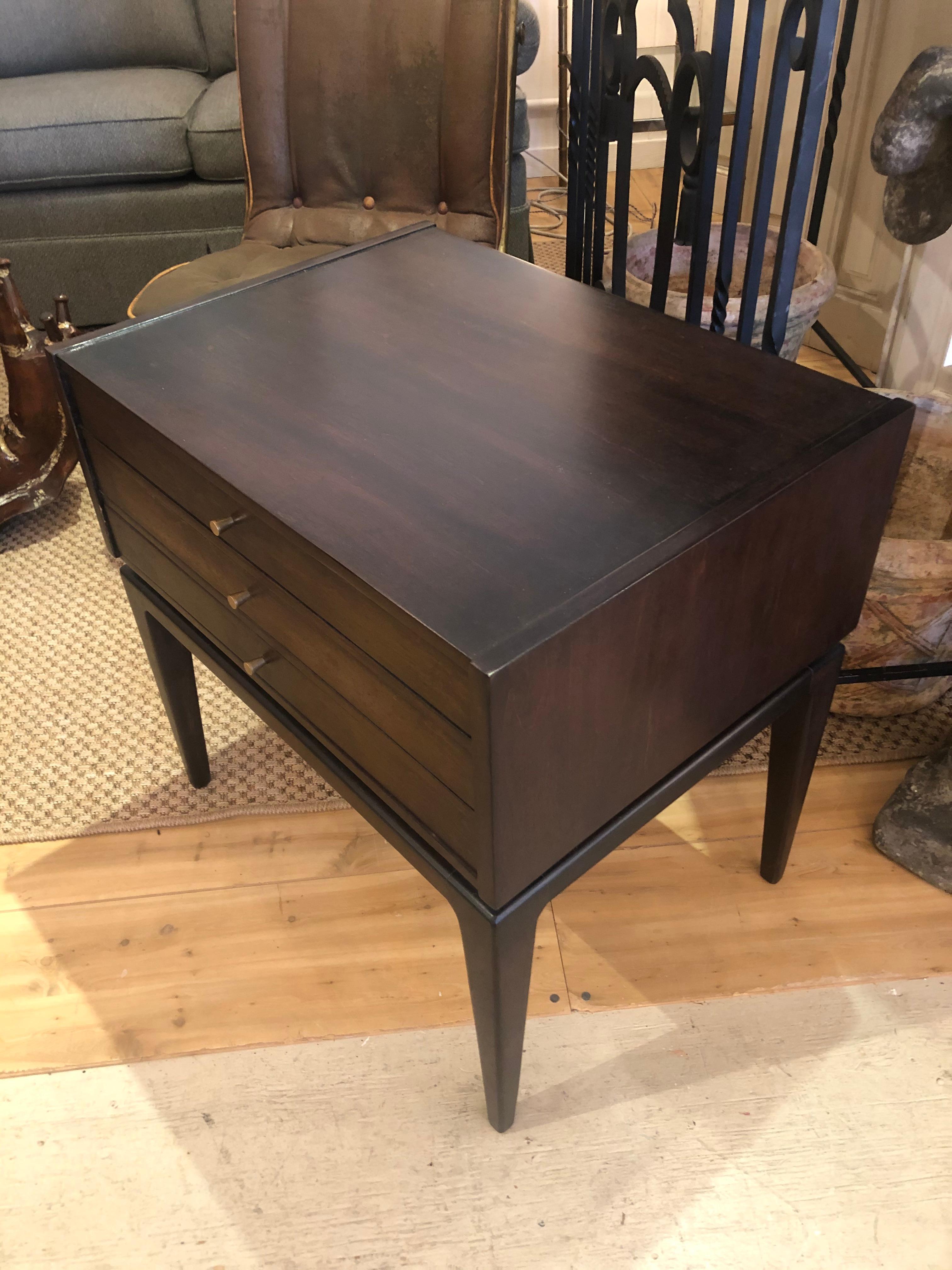 Clever Pair of Mid-Century Modern End Tables with Hidden Collapsible Tea Tables In Good Condition For Sale In Hopewell, NJ