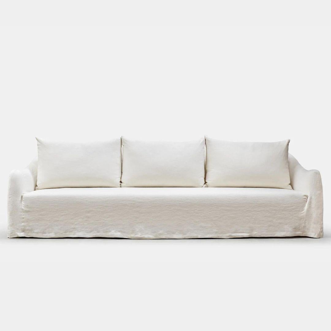 Clichy Leinen-Slipcover Sofa, CUSTOM MADE in Spanien (Moderne) im Angebot