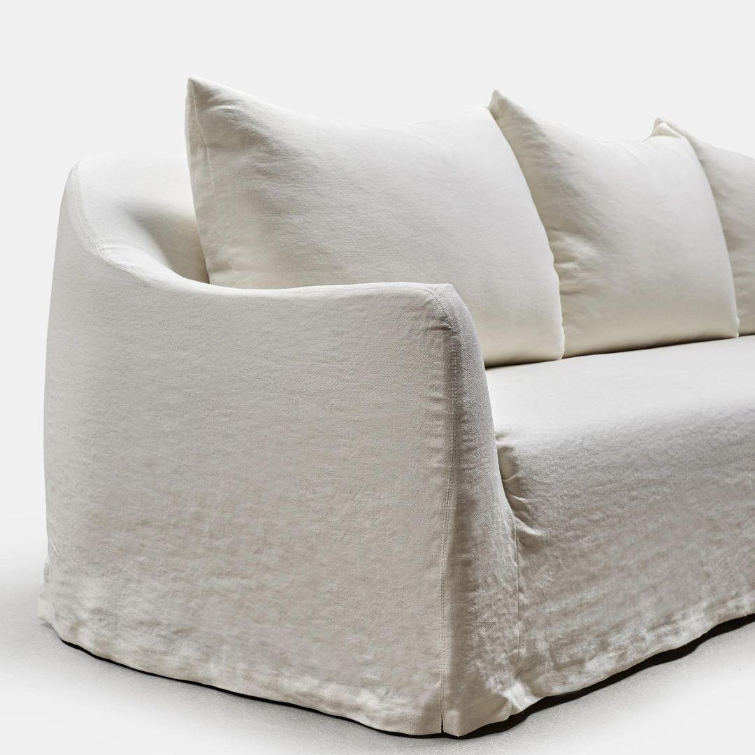 Clichy Linen Slipcover Sofa, Custom made in Spain In New Condition For Sale In Amsterdam, NL