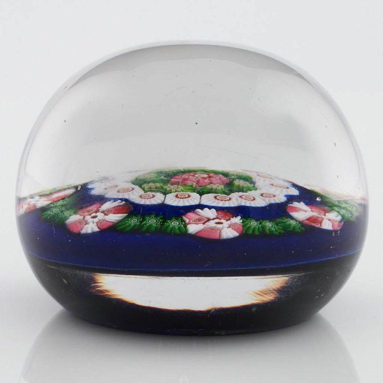Fermacarte Clichy con fondo concentrico blu Millefiori c1850 In condizioni buone in vendita a Tunbridge Wells, GB