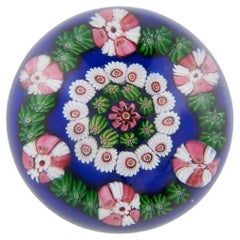 Pisapapeles de Clichy con fondo concéntrico azul Millefiori c1850