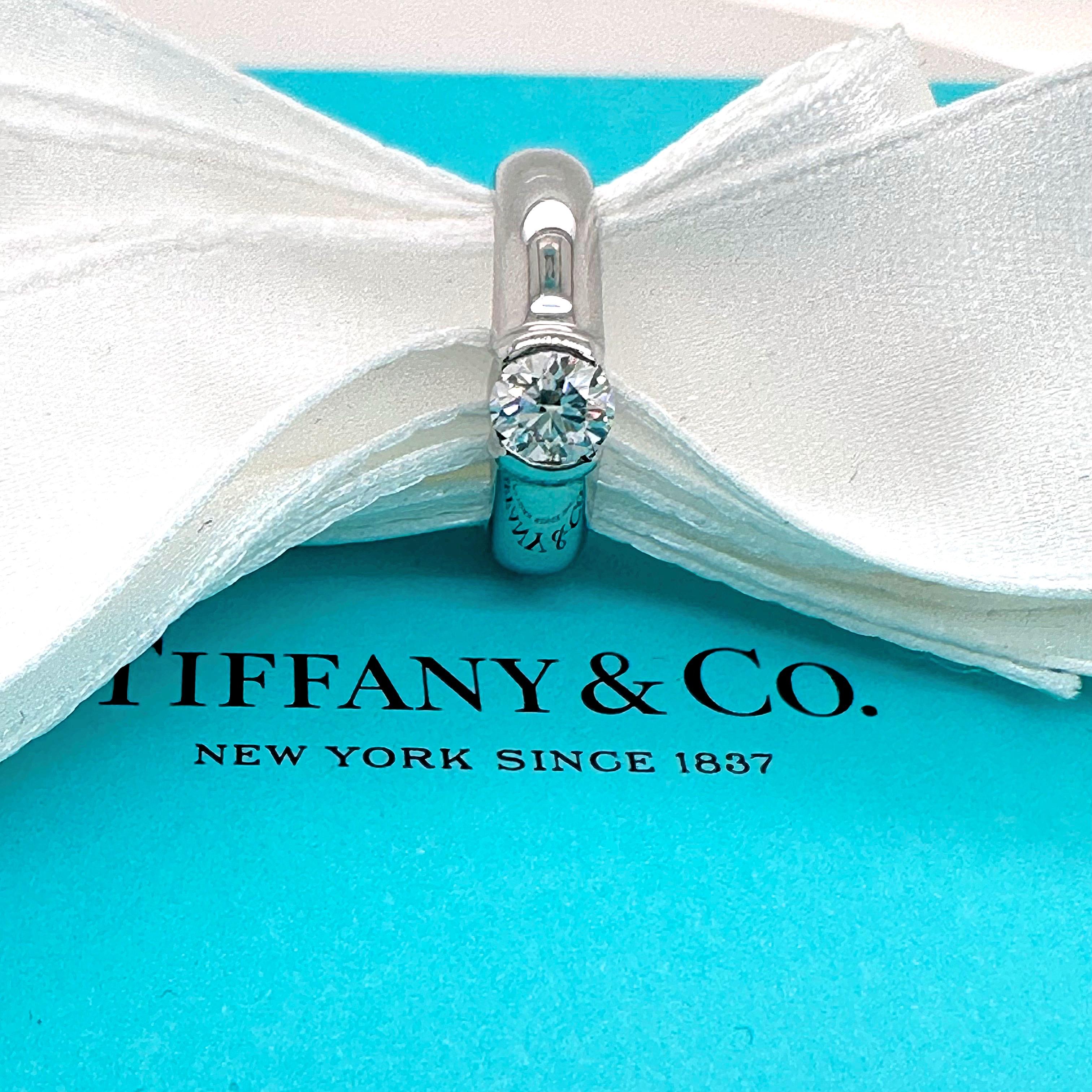 Click to enlarge Have one to sell? Sell now Tiffany & Co. ETOILE Round Diamond 0 For Sale 2