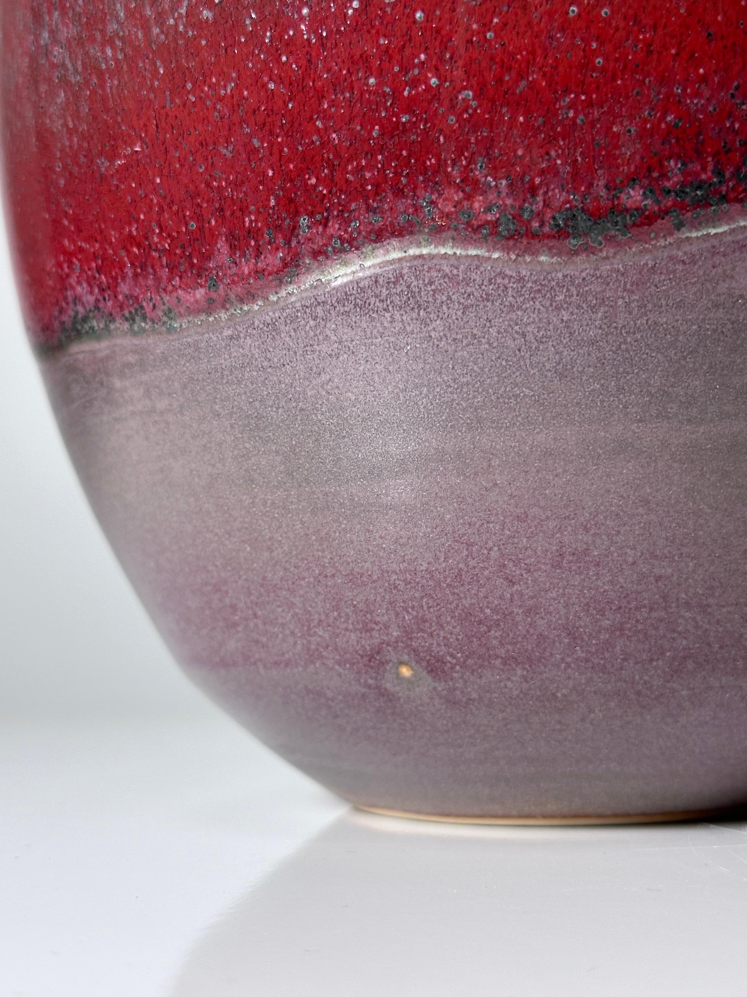Vase goutte d'eau en porcelaine Cliff Lee, glaçure sang de bœuf 1994 en vente 5