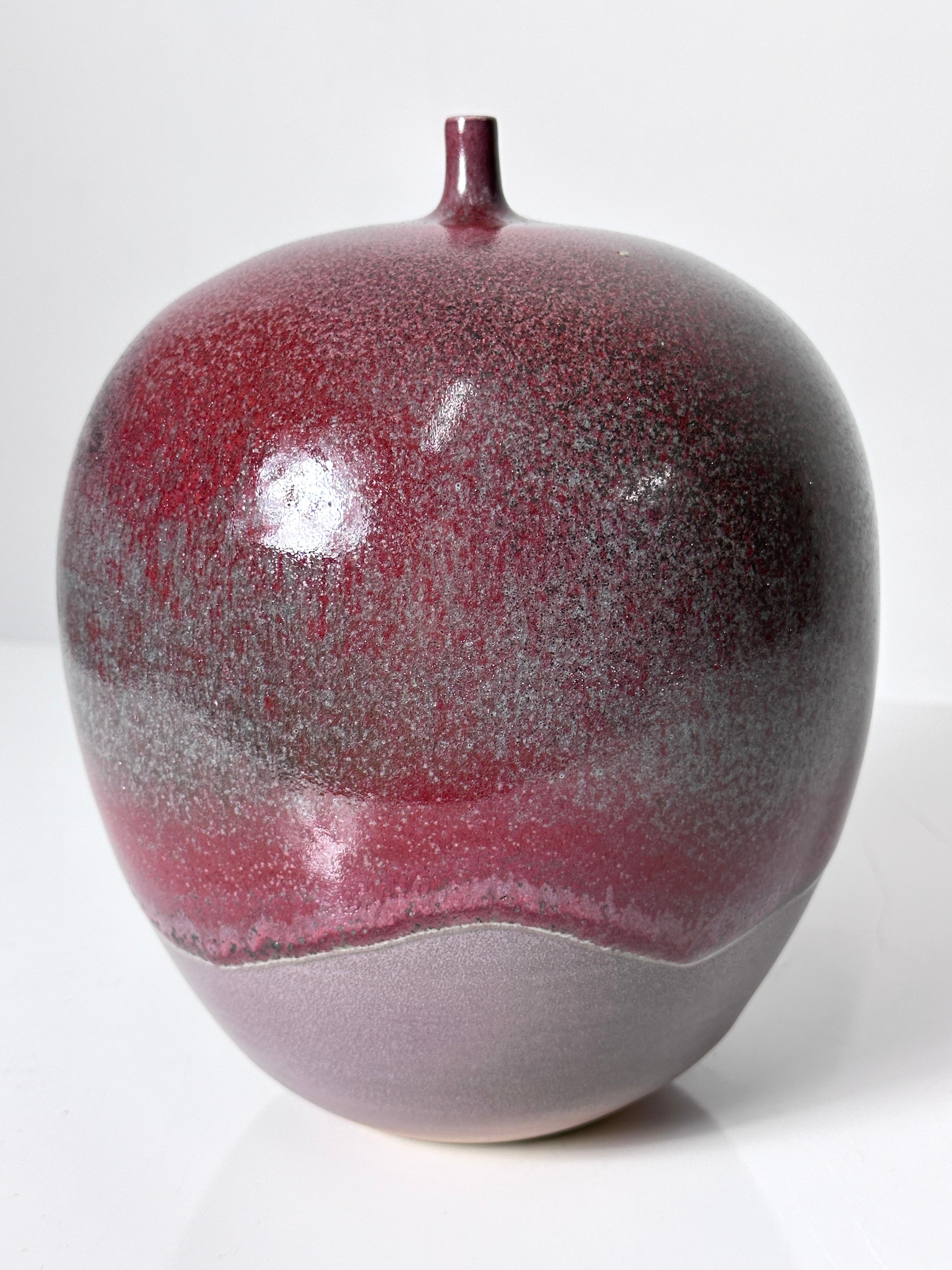 Moderne Vase goutte d'eau en porcelaine Cliff Lee, glaçure sang de bœuf 1994 en vente