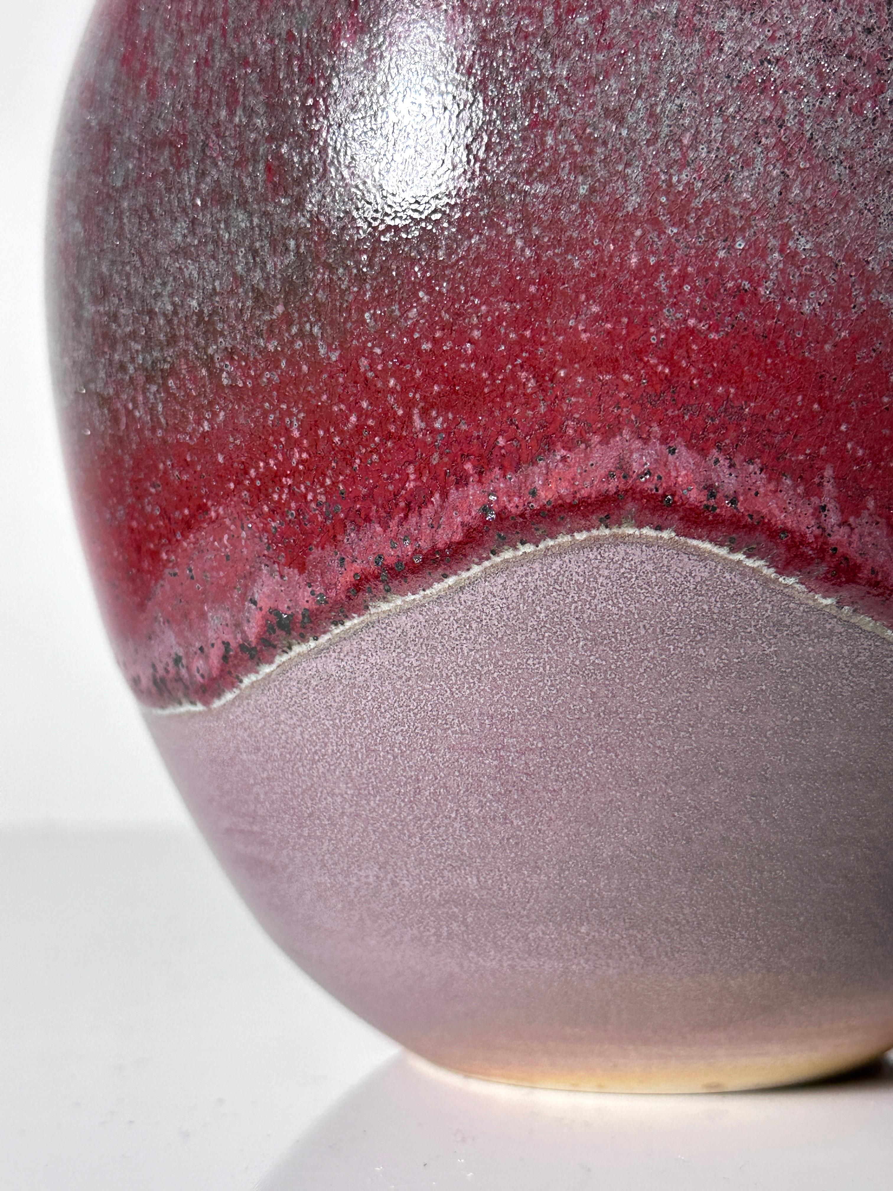 Cliff Lee Porcelain Teardrop Vase in Oxblood Glaze 1994 In Good Condition For Sale In Troy, MI