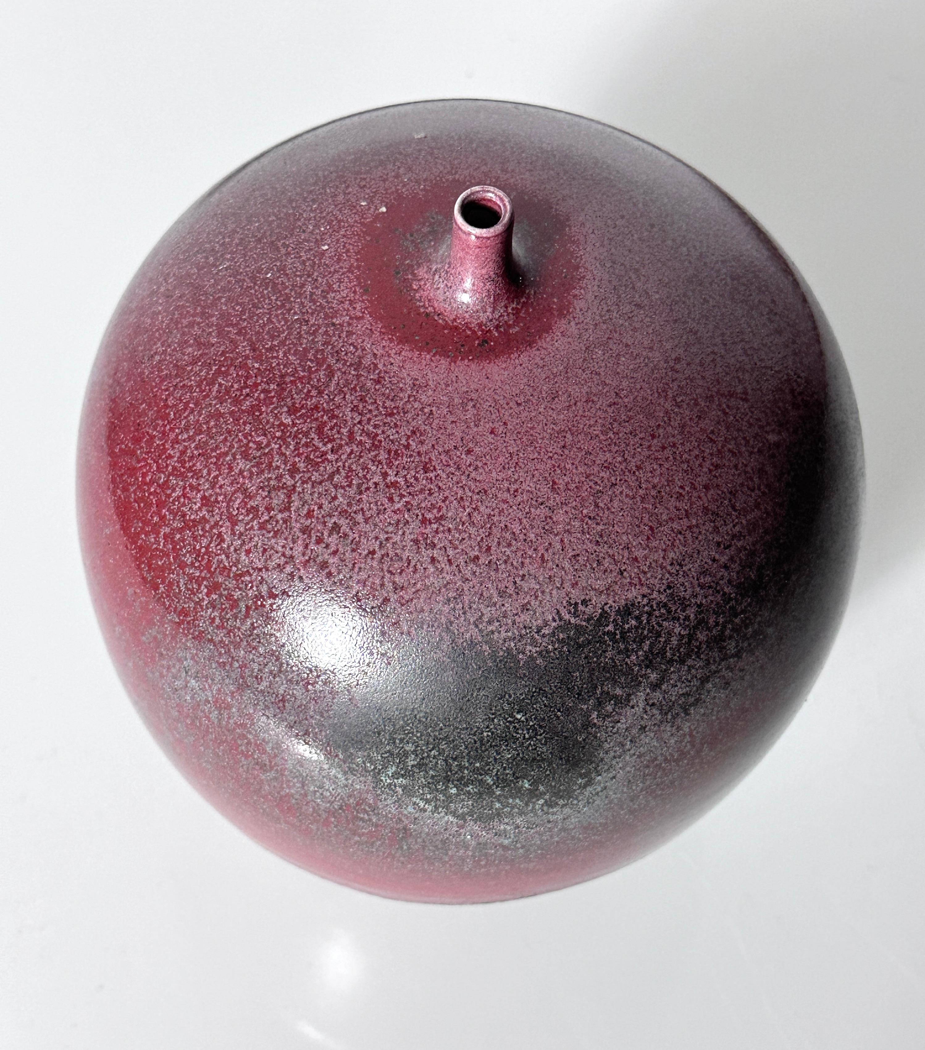 Cliff Lee Porcelain Teardrop Vase in Oxblood Glaze 1994 For Sale 1